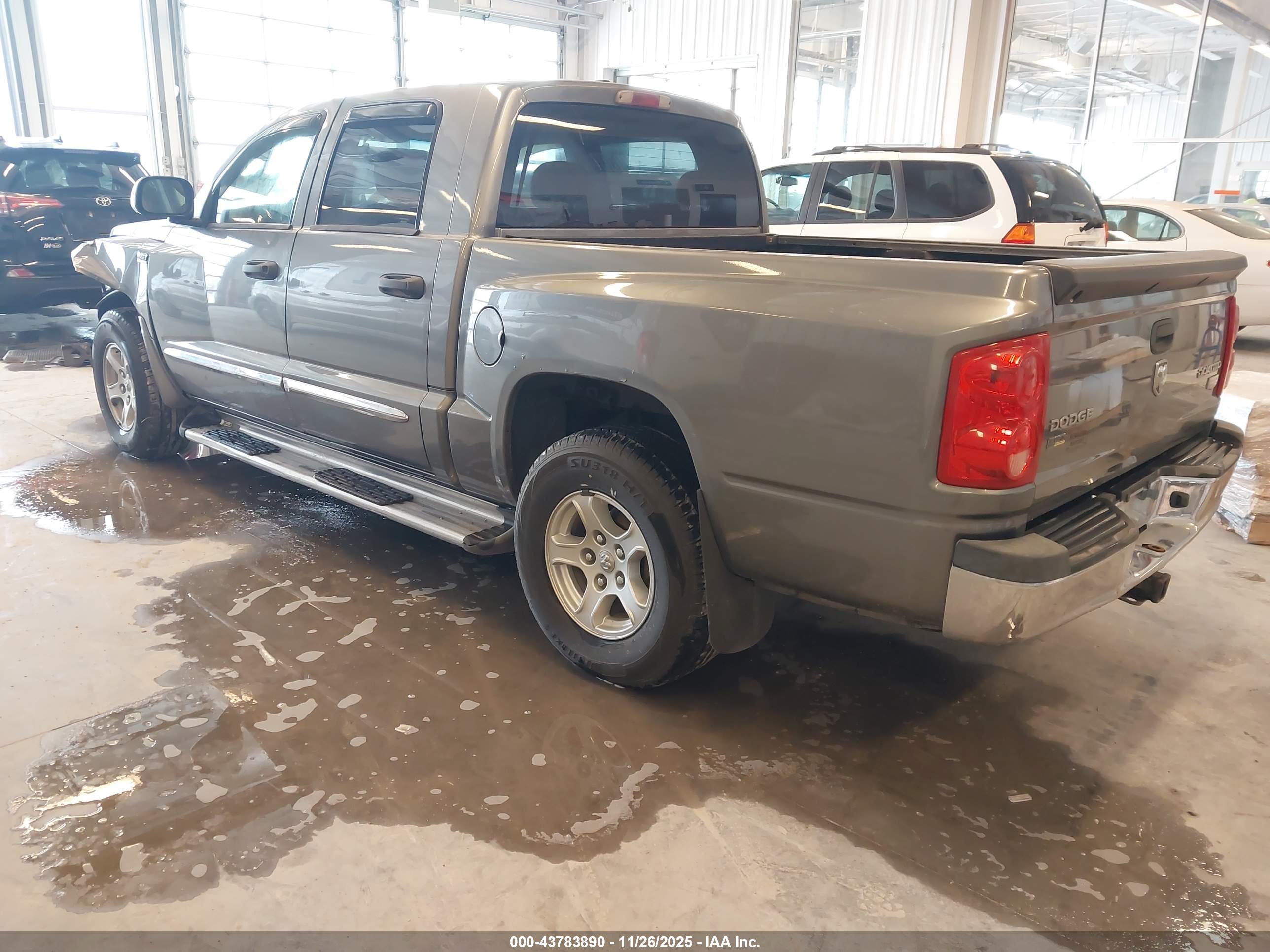 DODGE DAKOTA image 3