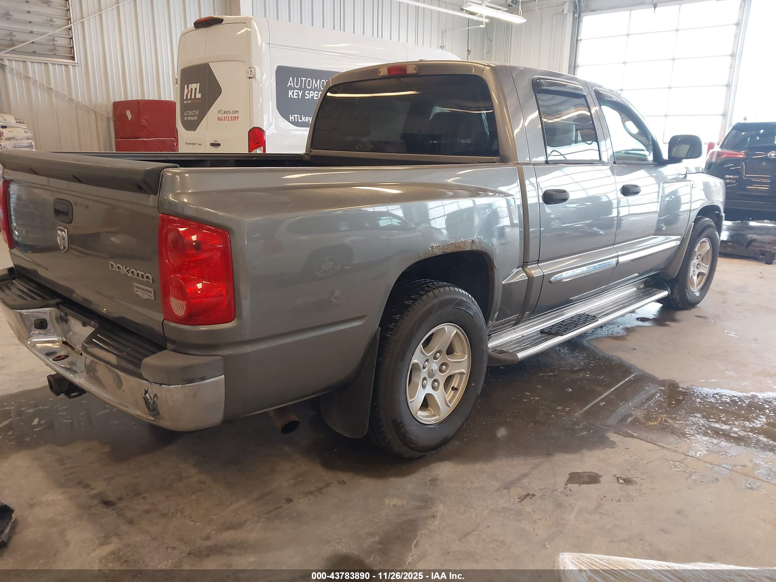 DODGE DAKOTA image 4