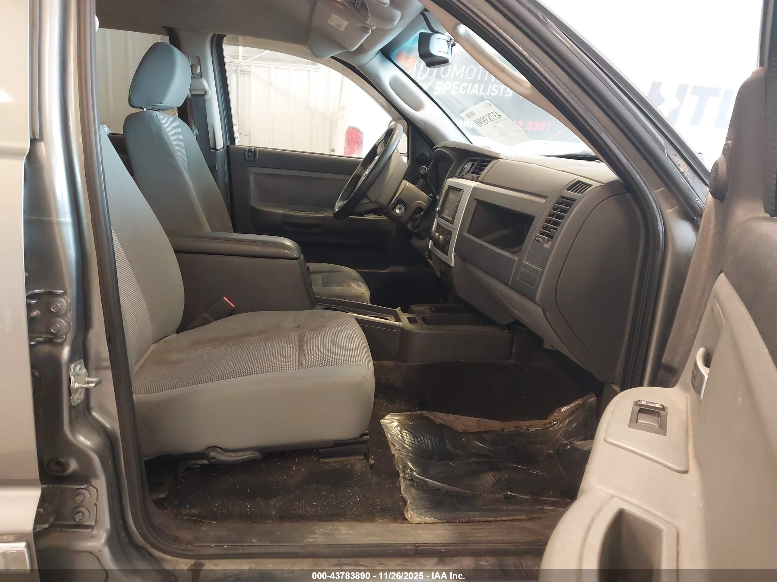 DODGE DAKOTA image 5