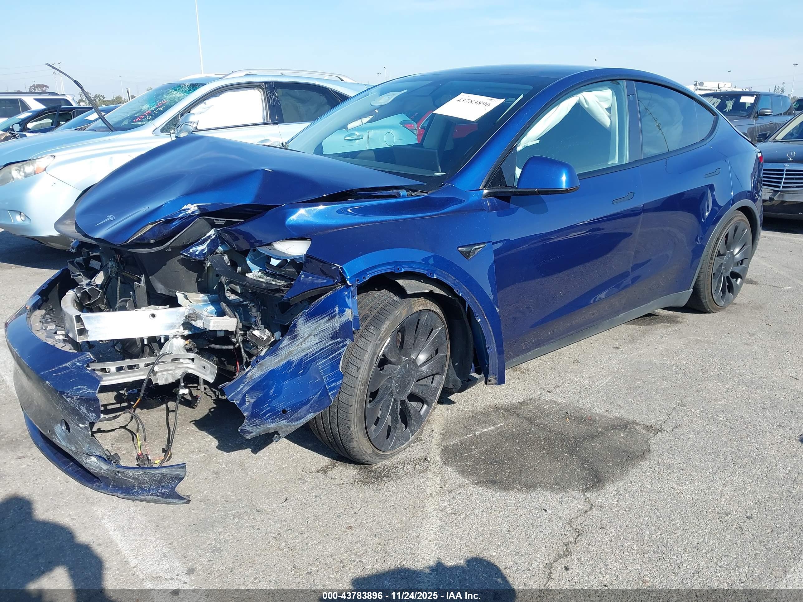 TESLA MODEL image 2