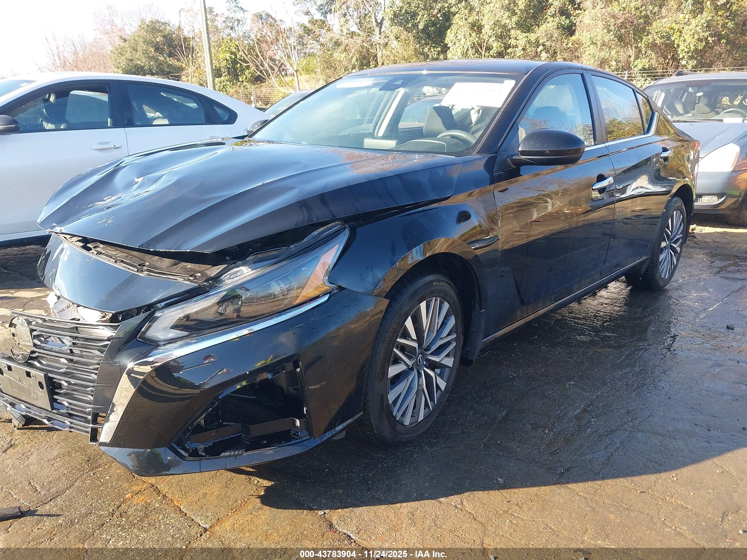 NISSAN ALTIMA image 2