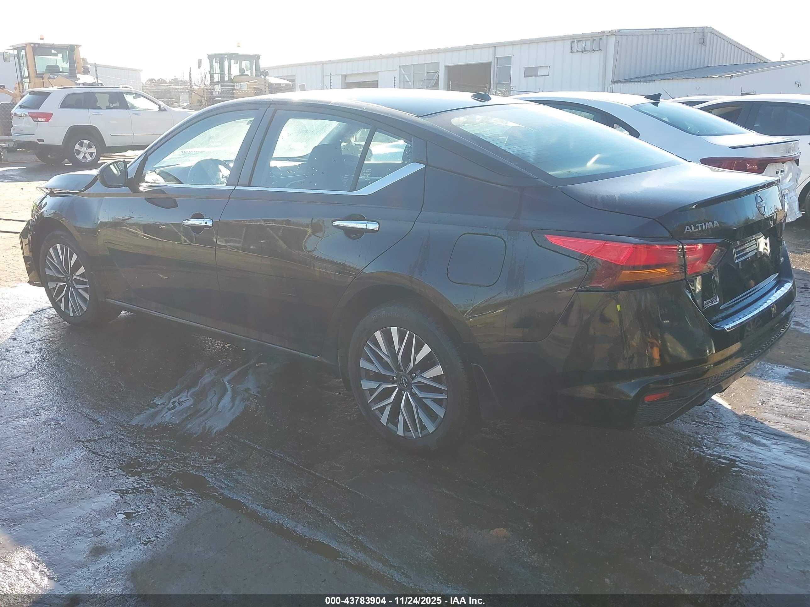 NISSAN ALTIMA image 3