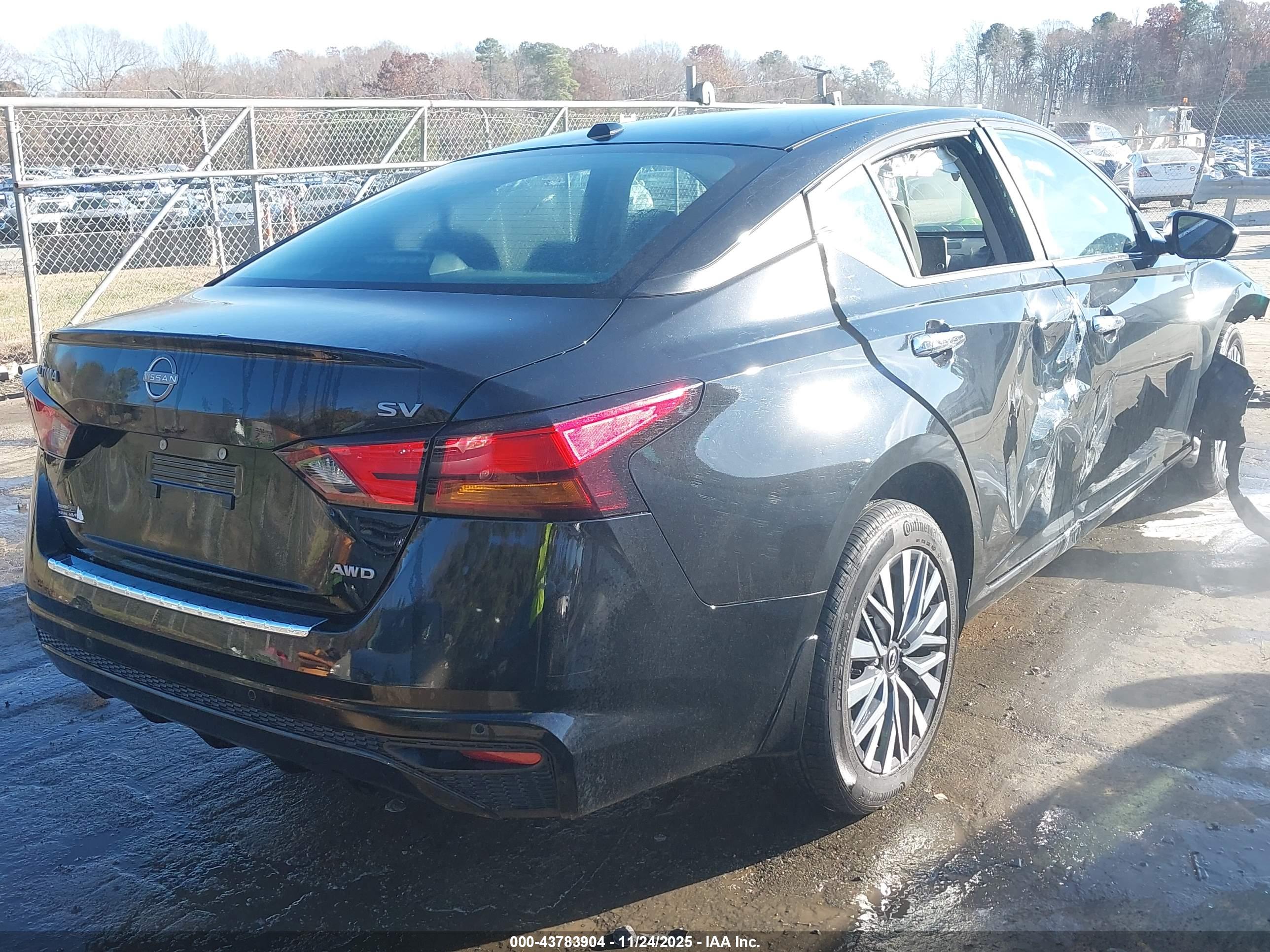 NISSAN ALTIMA image 4