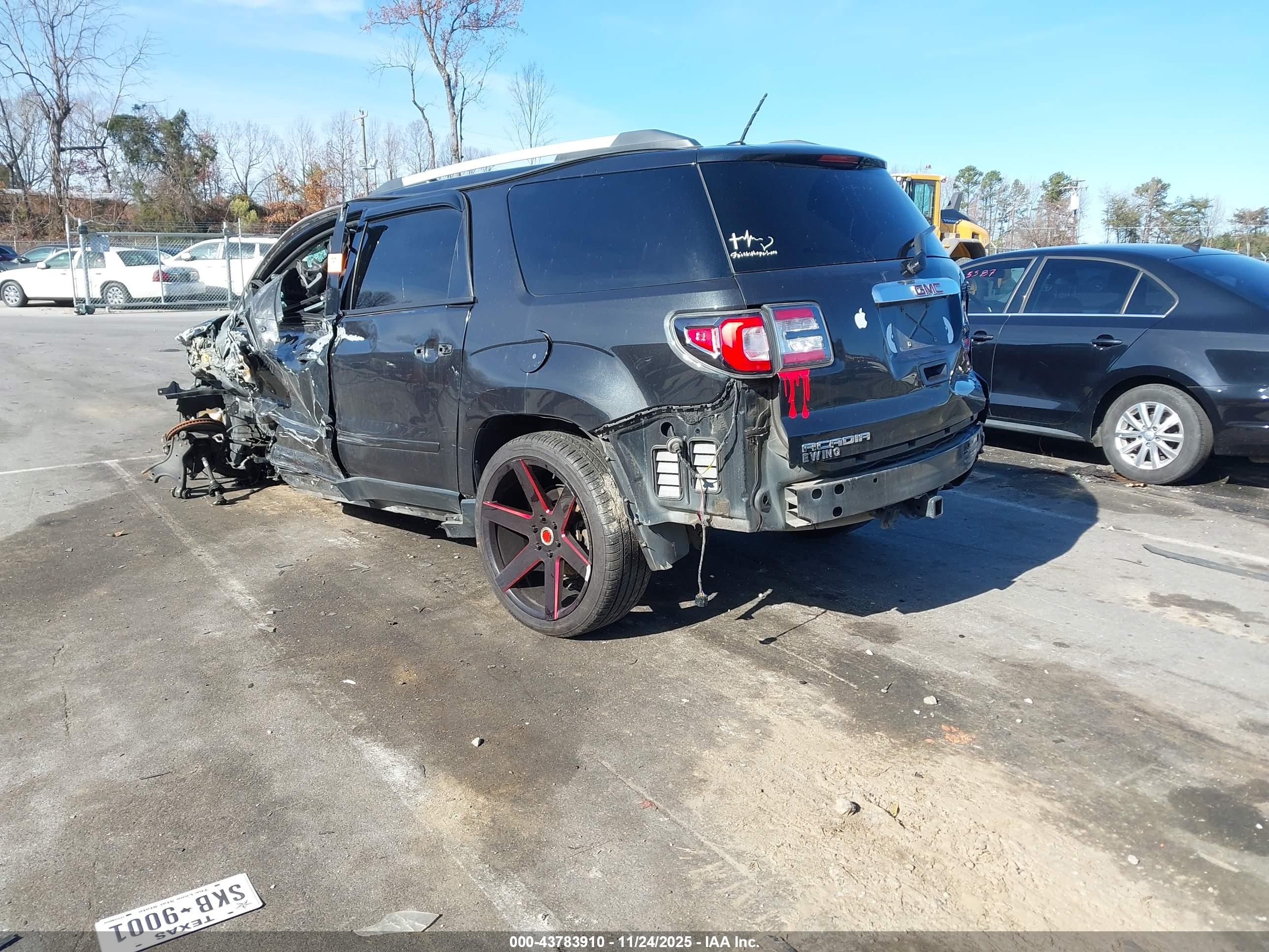 GMC ACADIA image 3
