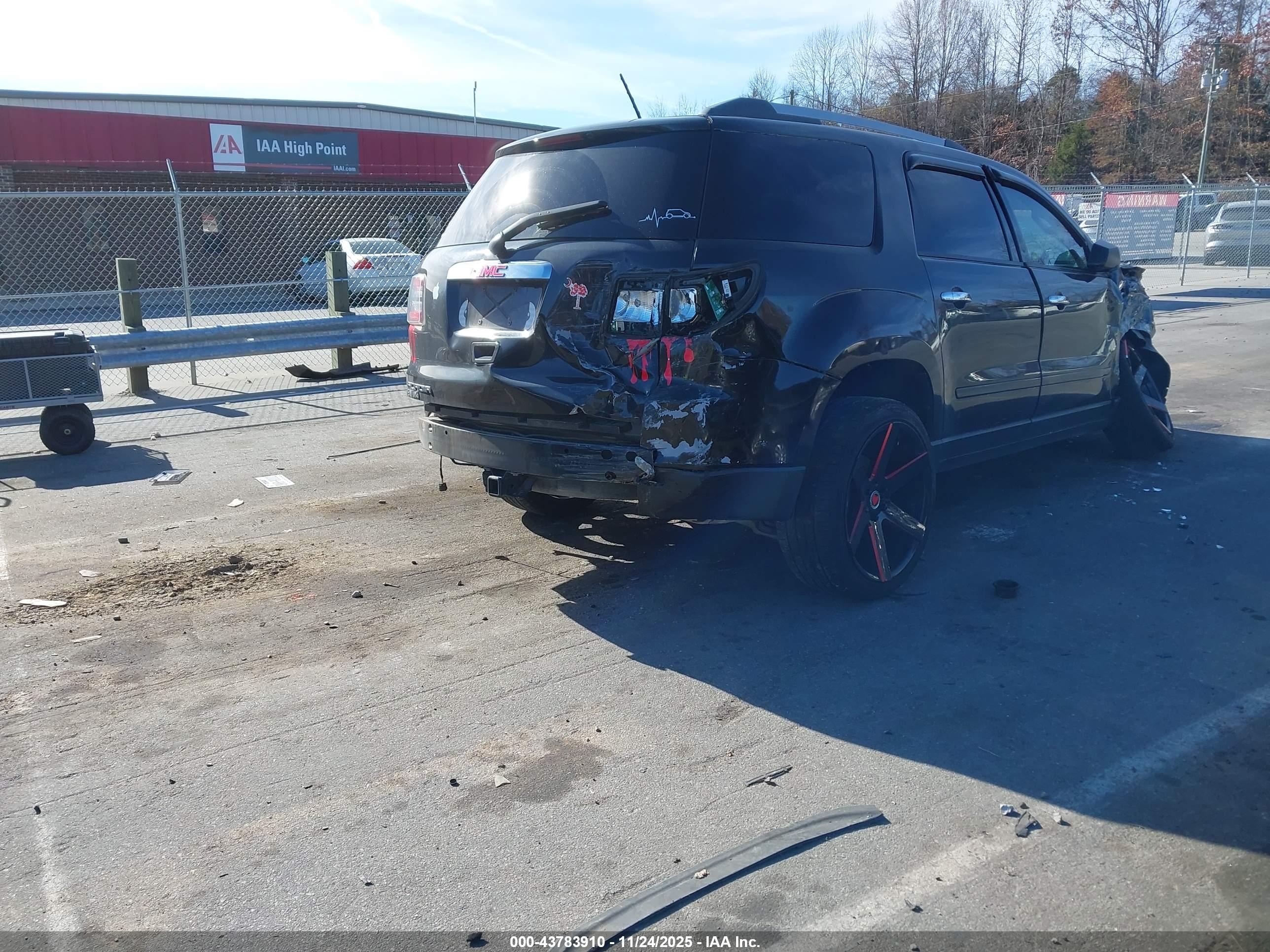 GMC ACADIA image 4