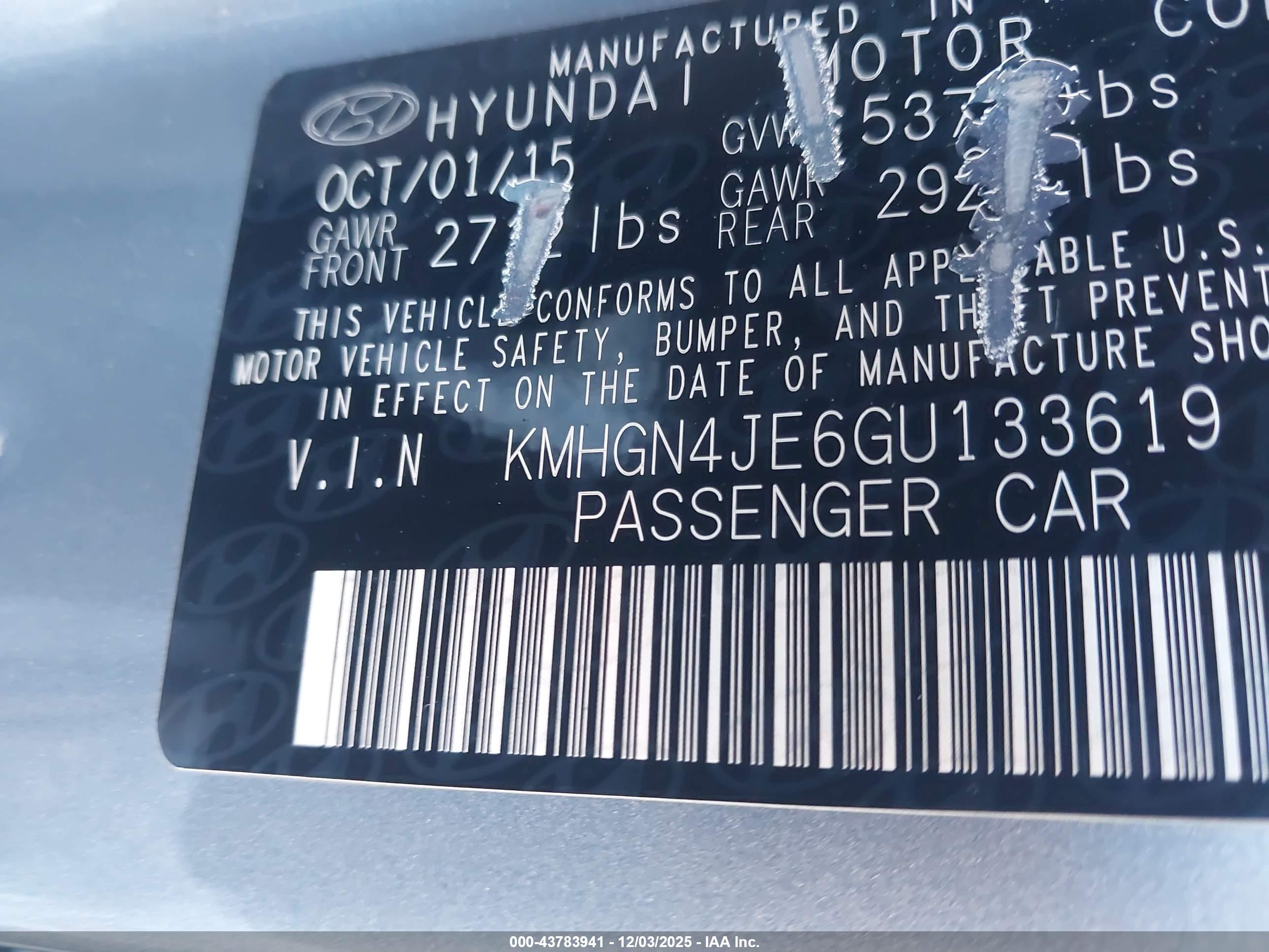 HYUNDAI GENESIS image 9