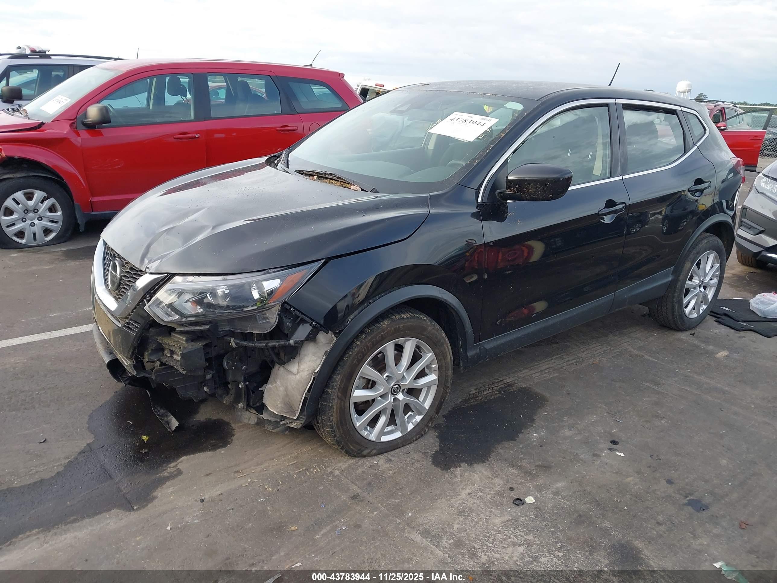 NISSAN ROGUE image 2