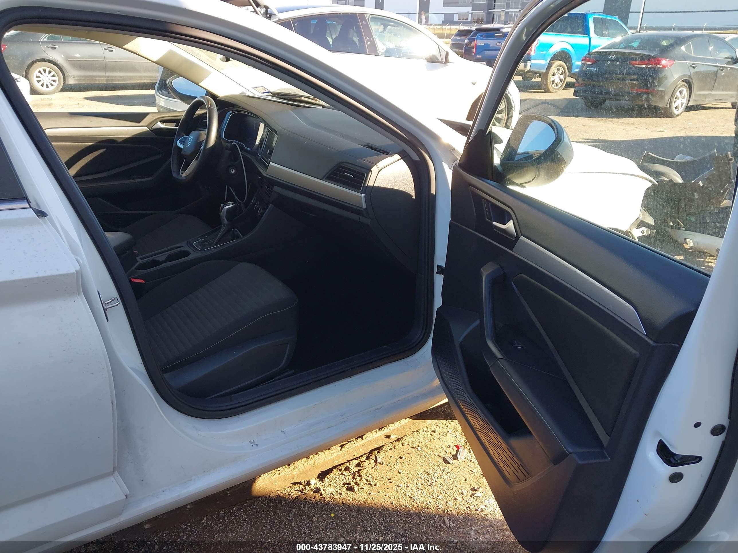 VOLKSWAGEN JETTA image 5