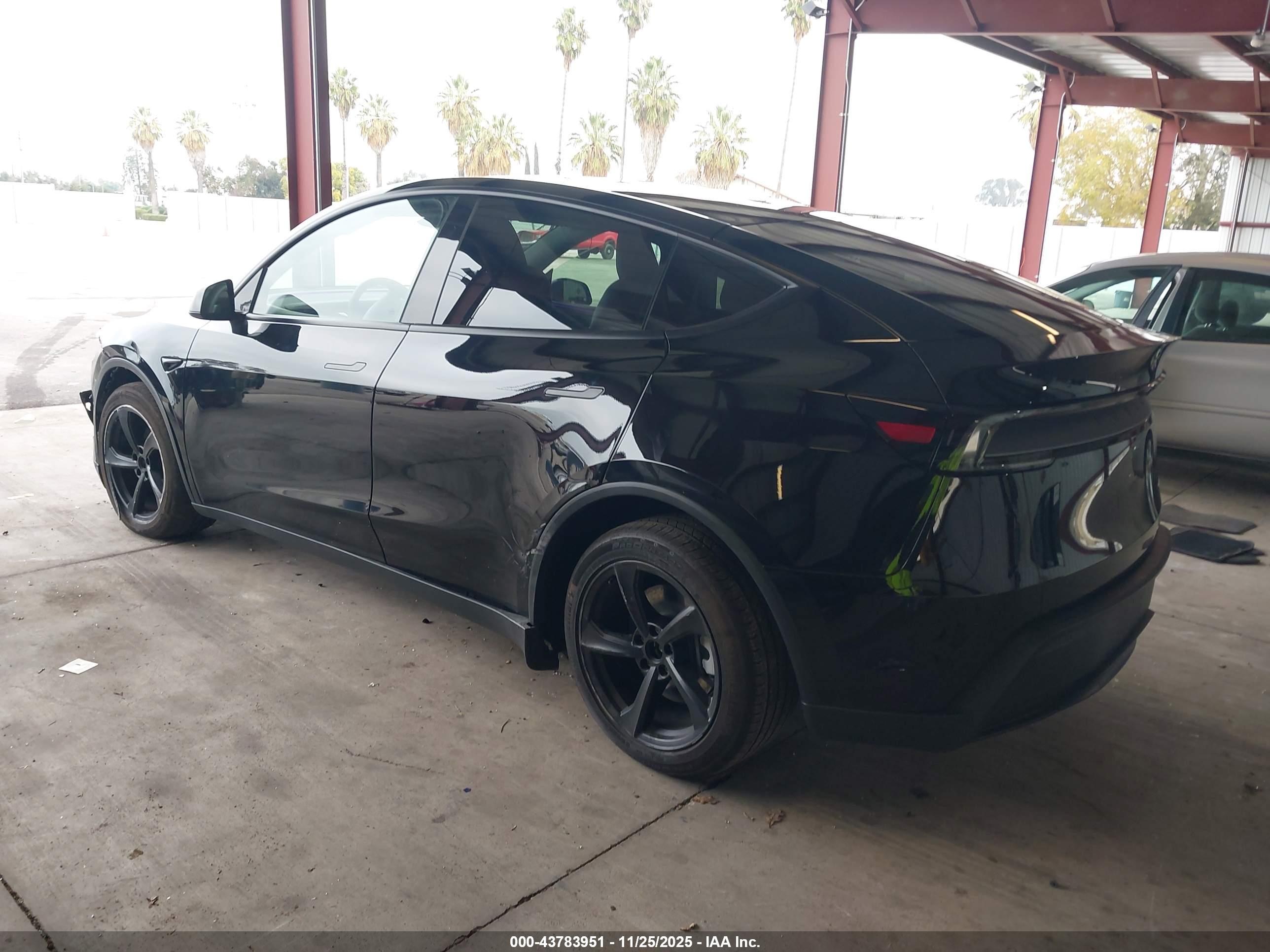 TESLA MODEL image 3