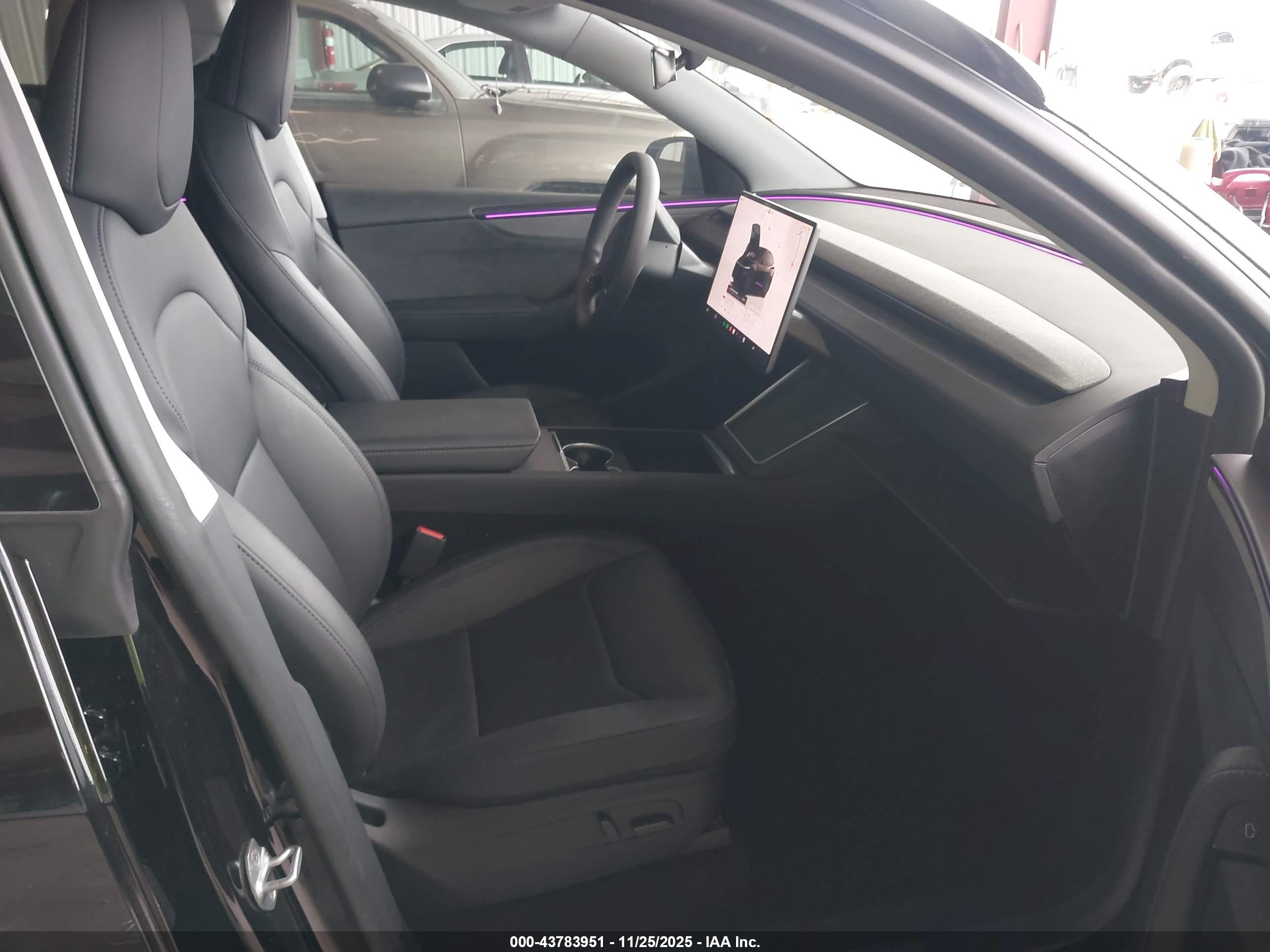 TESLA MODEL image 5