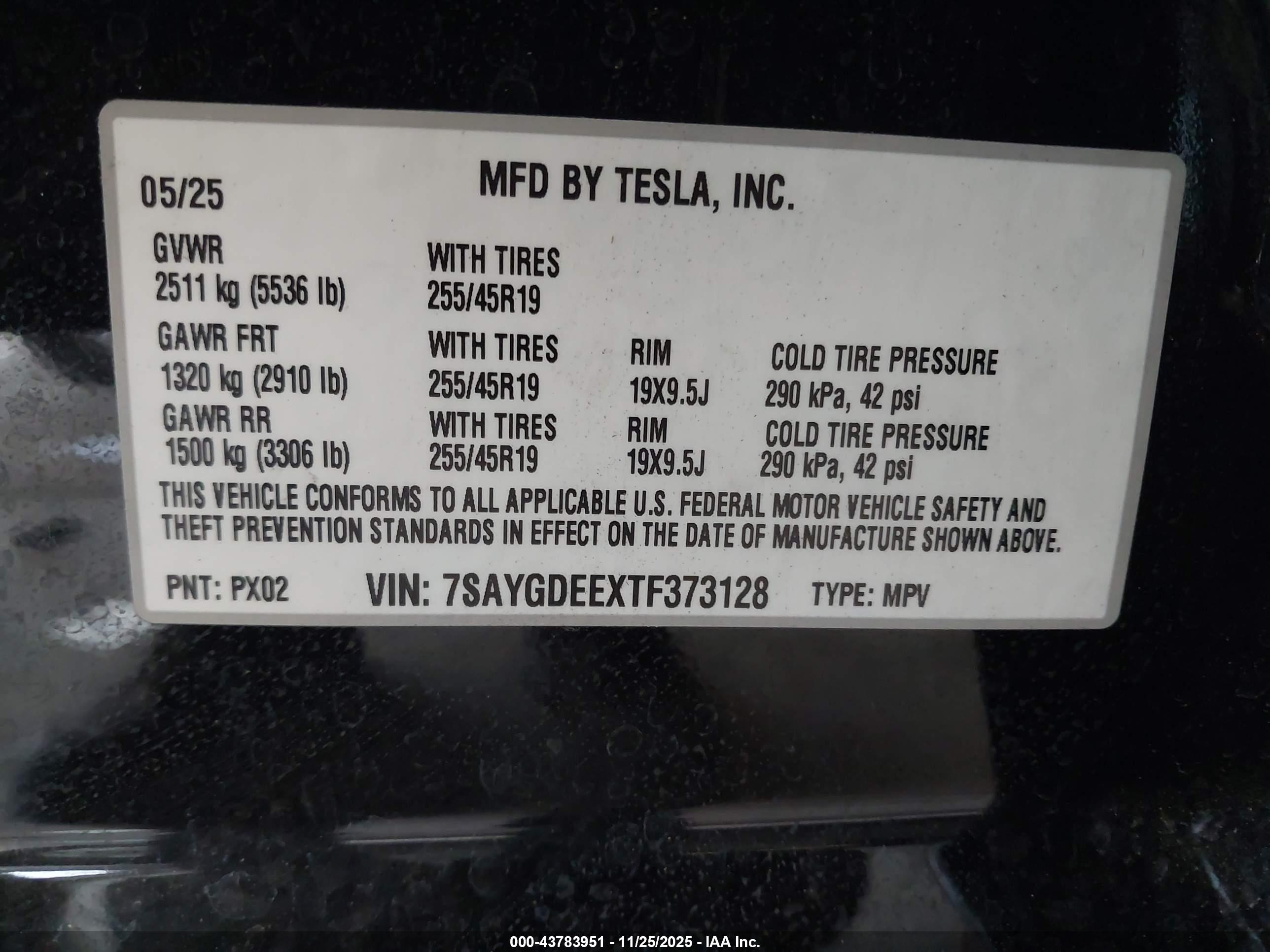 TESLA MODEL image 9