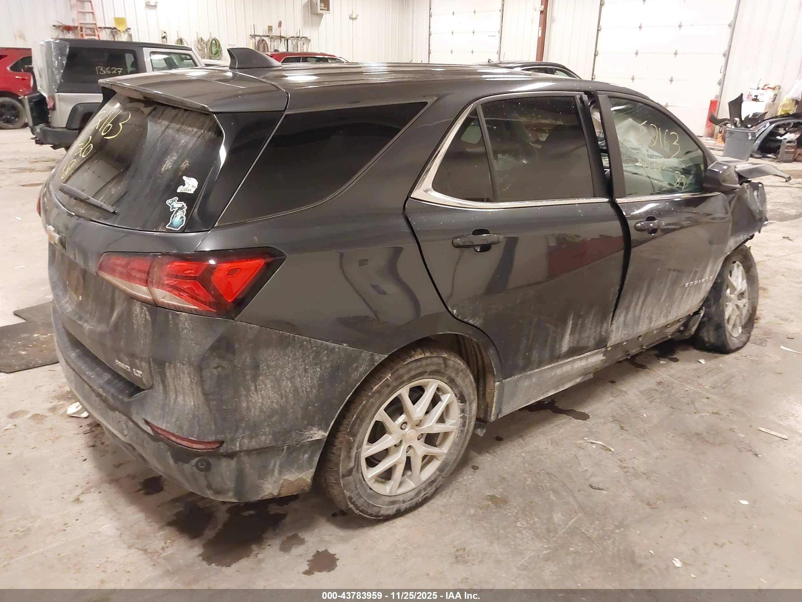 CHEVROLET EQUINOX image 4