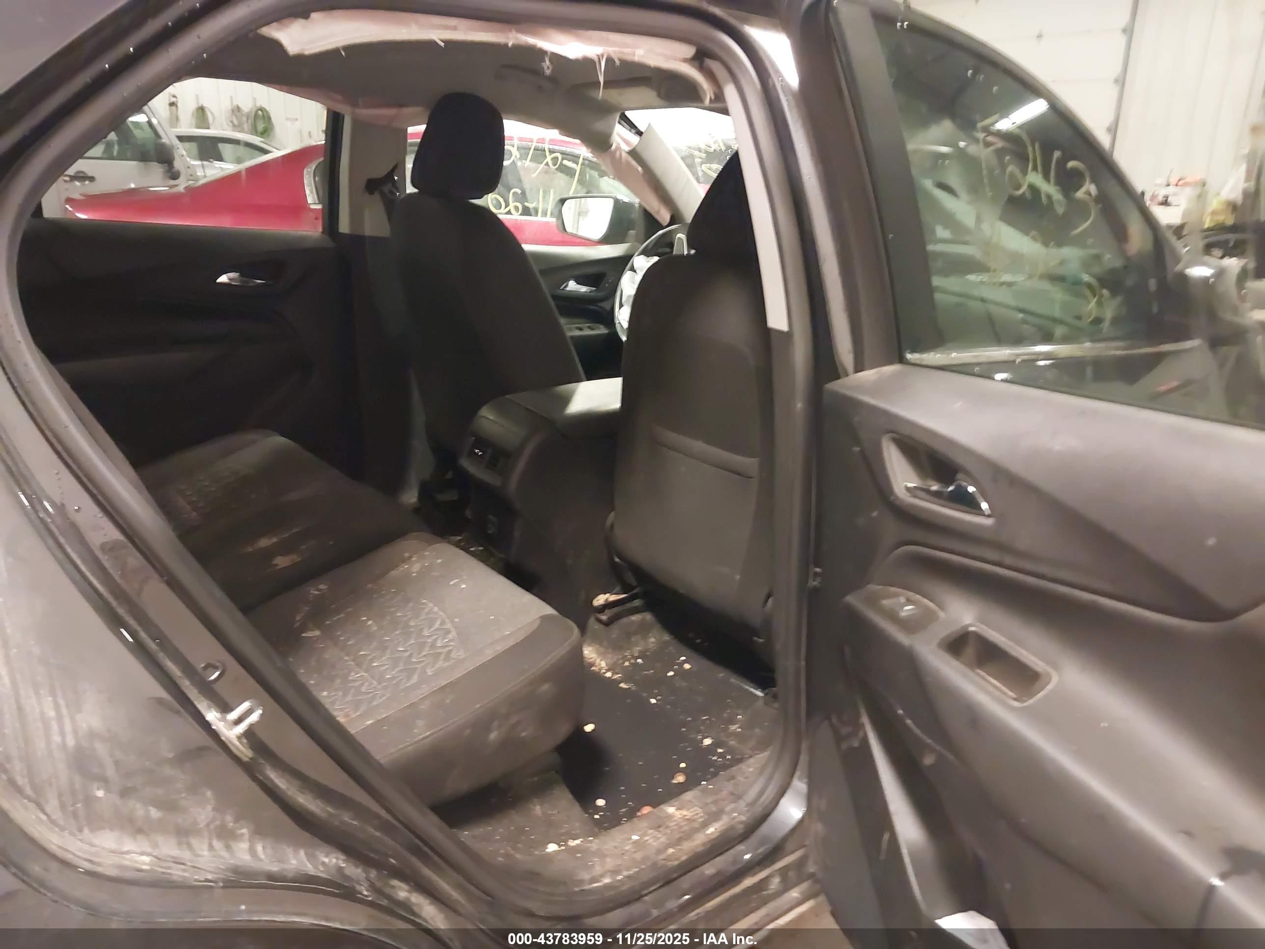 CHEVROLET EQUINOX image 8
