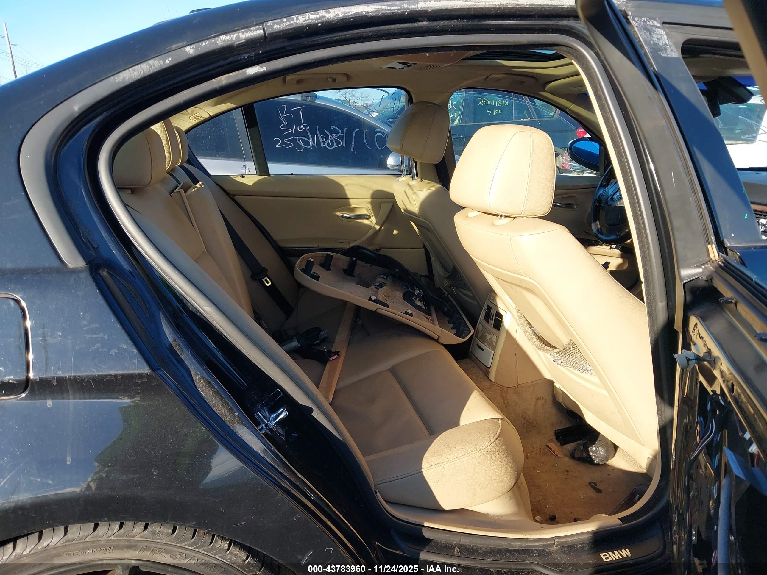 BMW 325I image 8