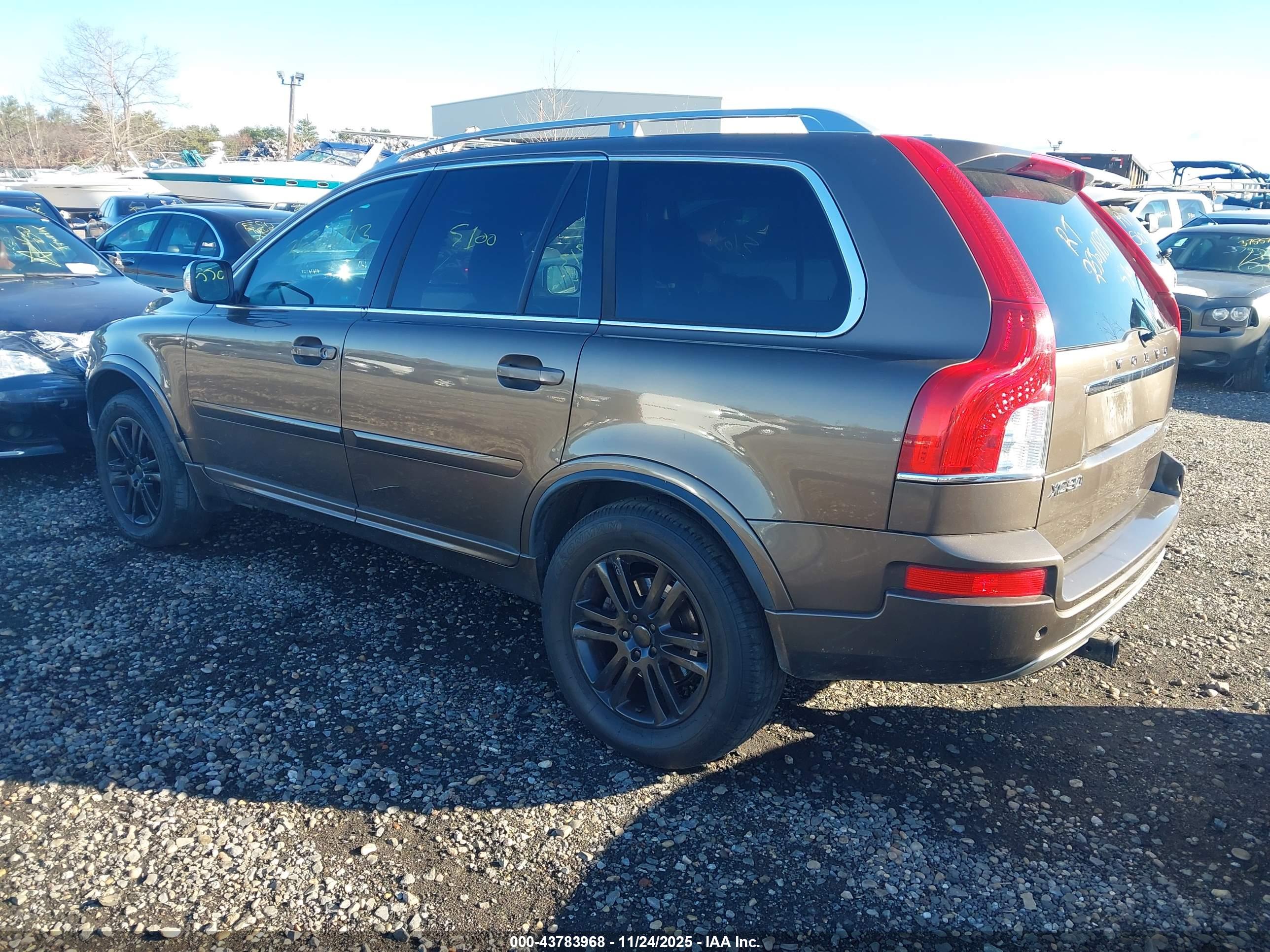 VOLVO XC90 image 3