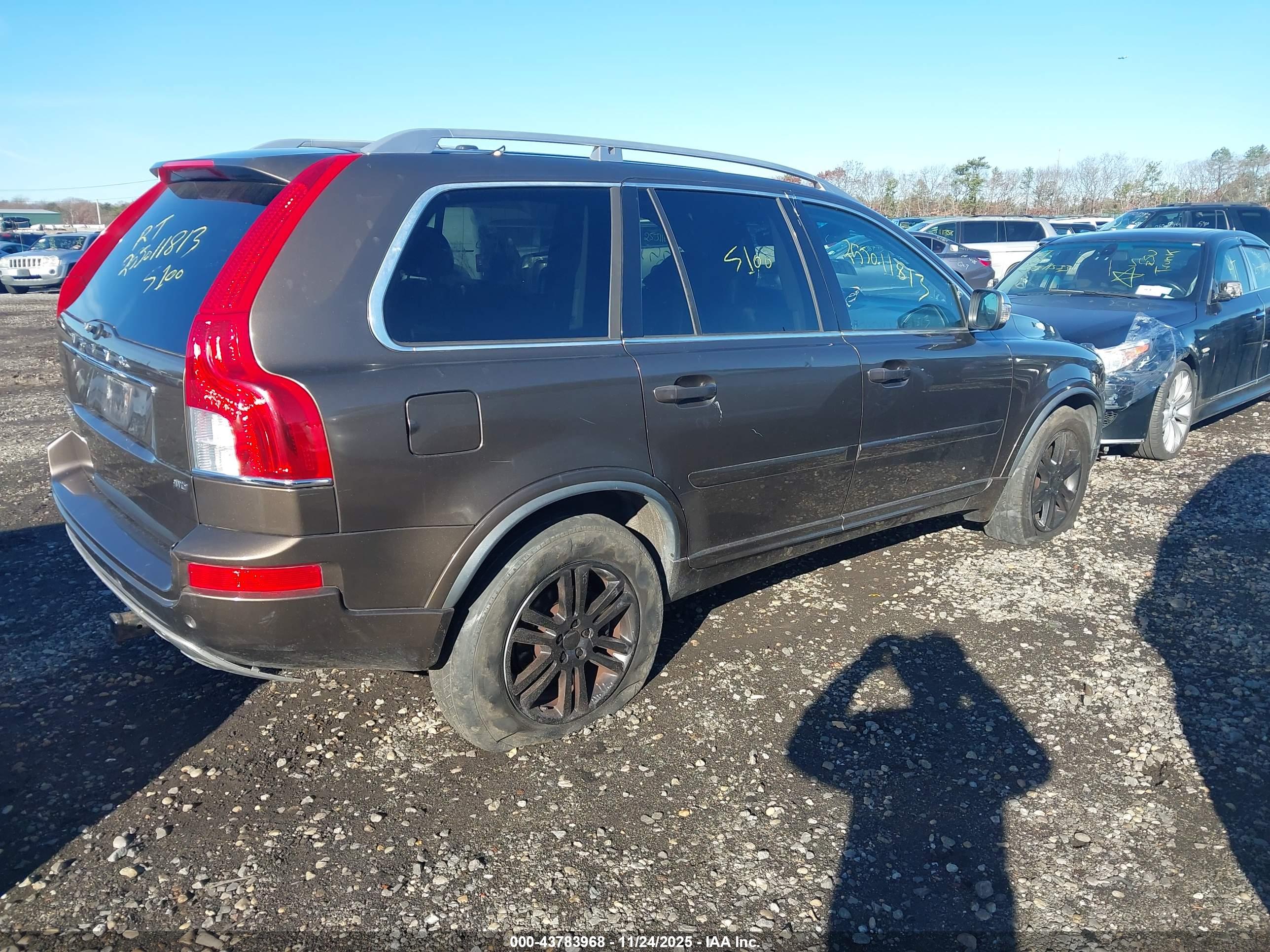 VOLVO XC90 image 4