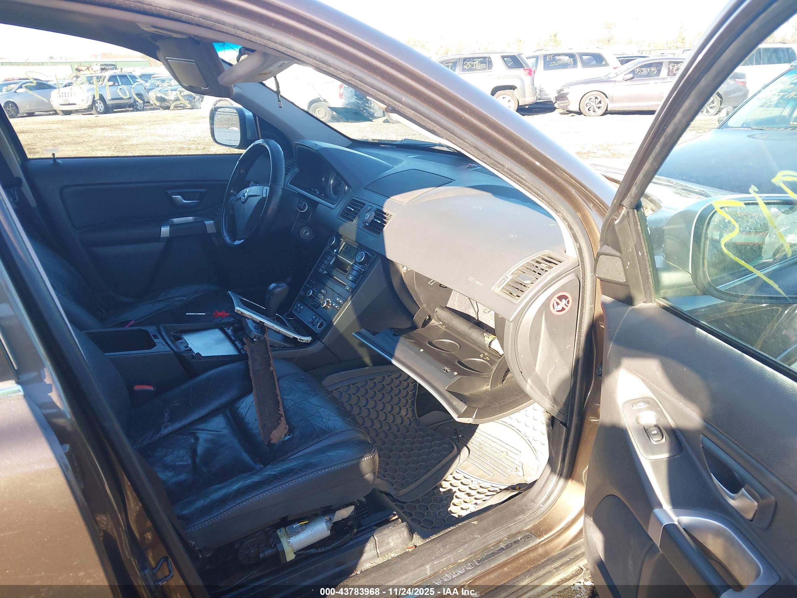 VOLVO XC90 image 5