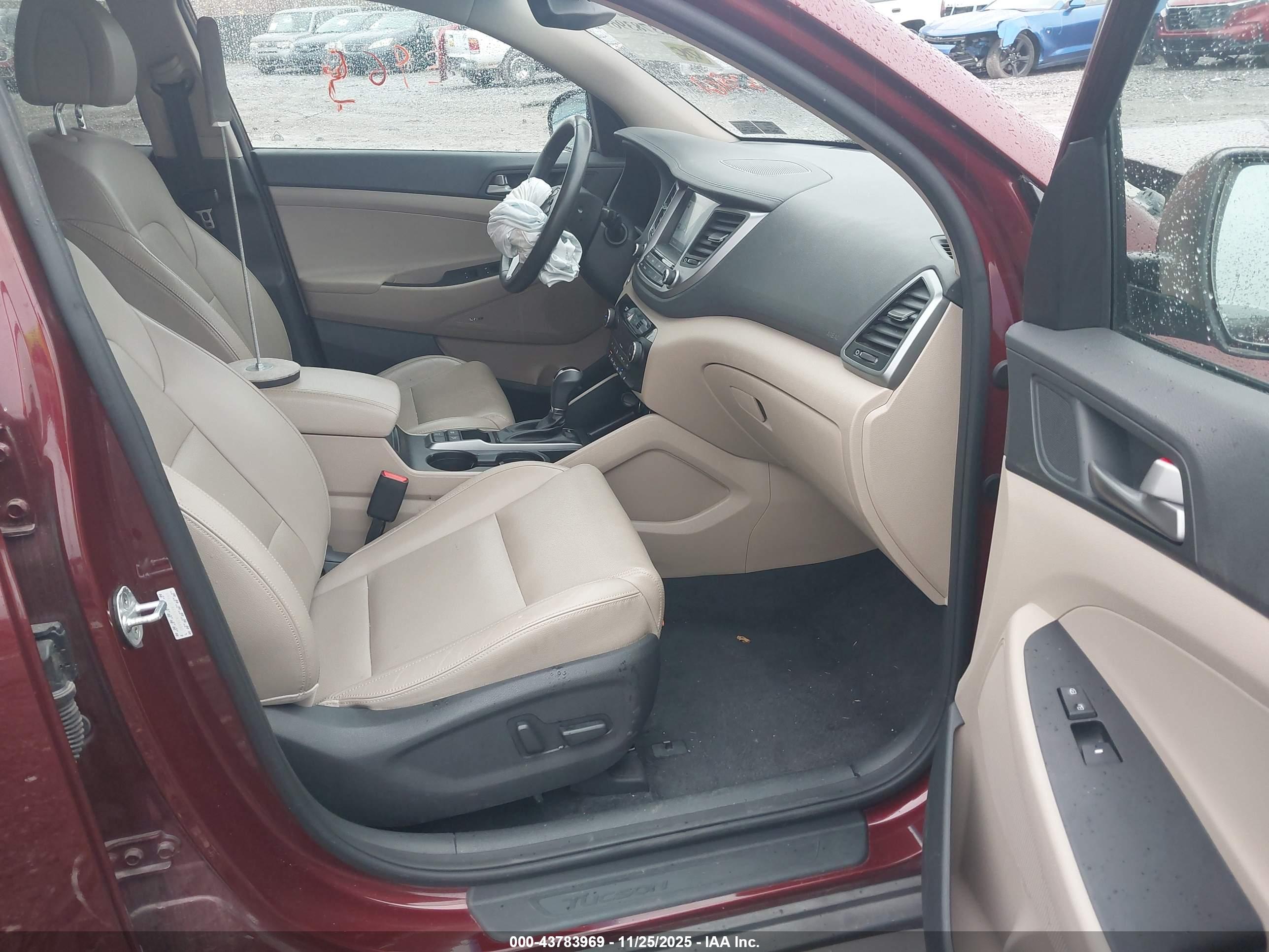 HYUNDAI TUCSON image 5