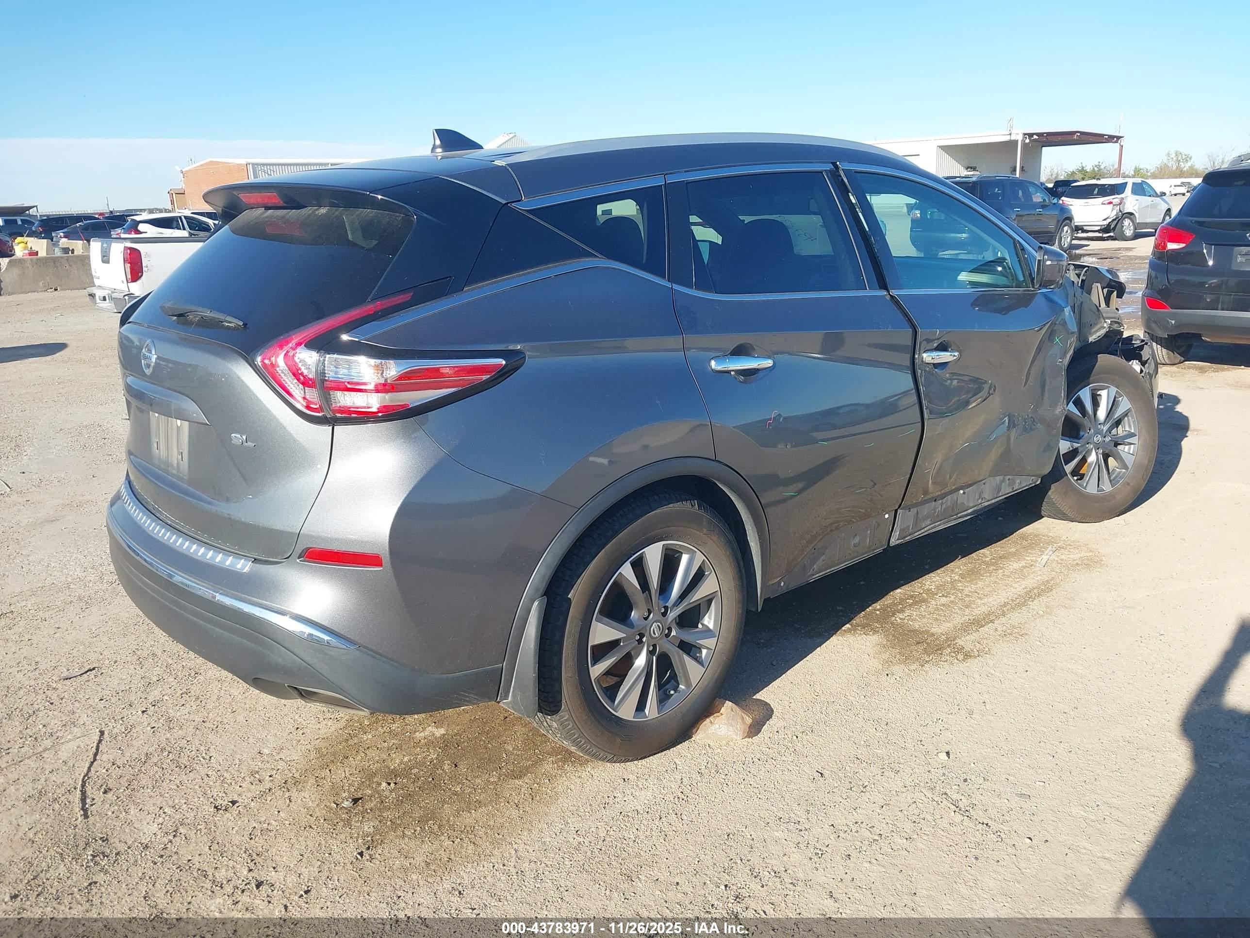 NISSAN MURANO image 4