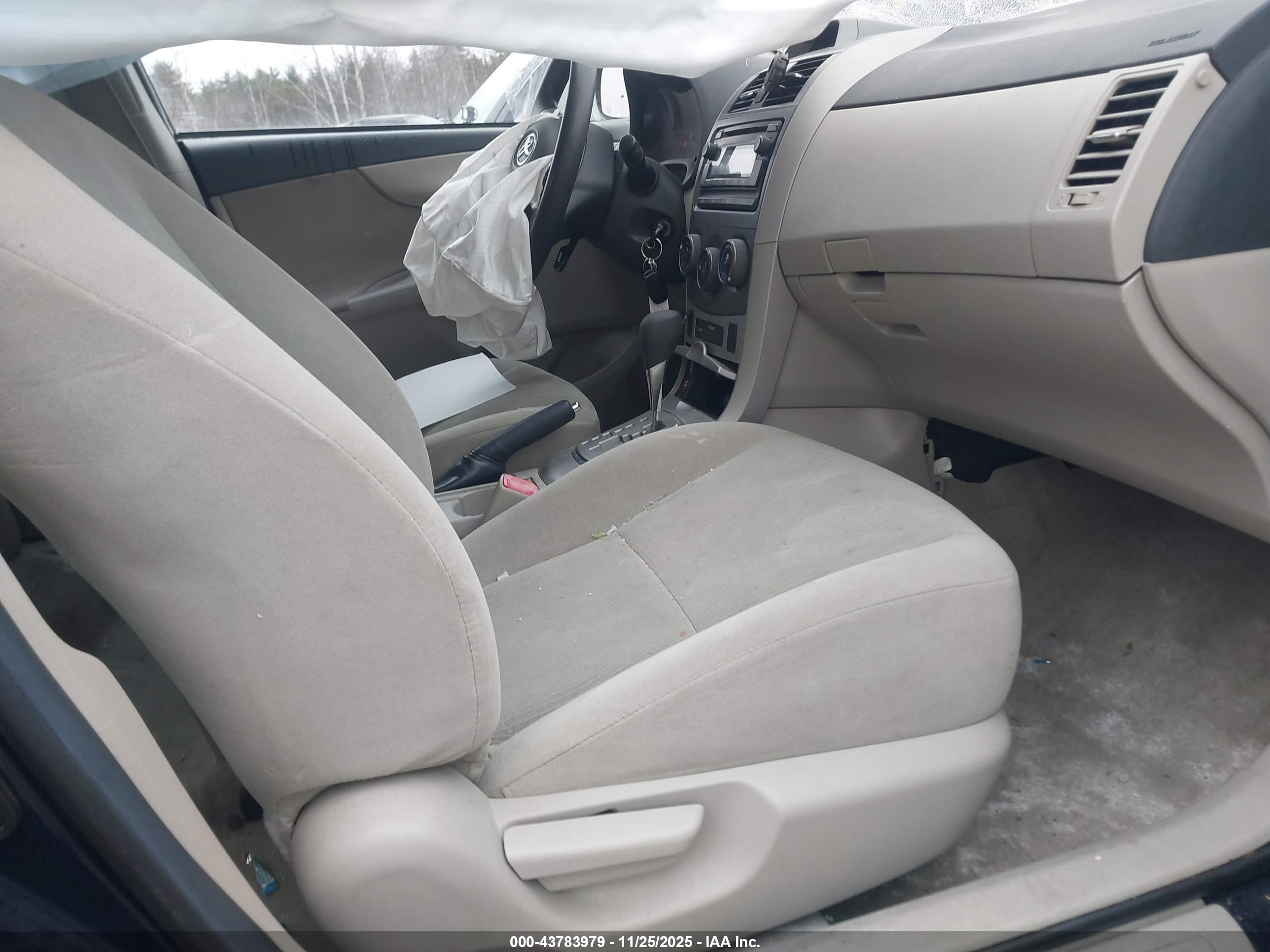 TOYOTA COROLLA image 5