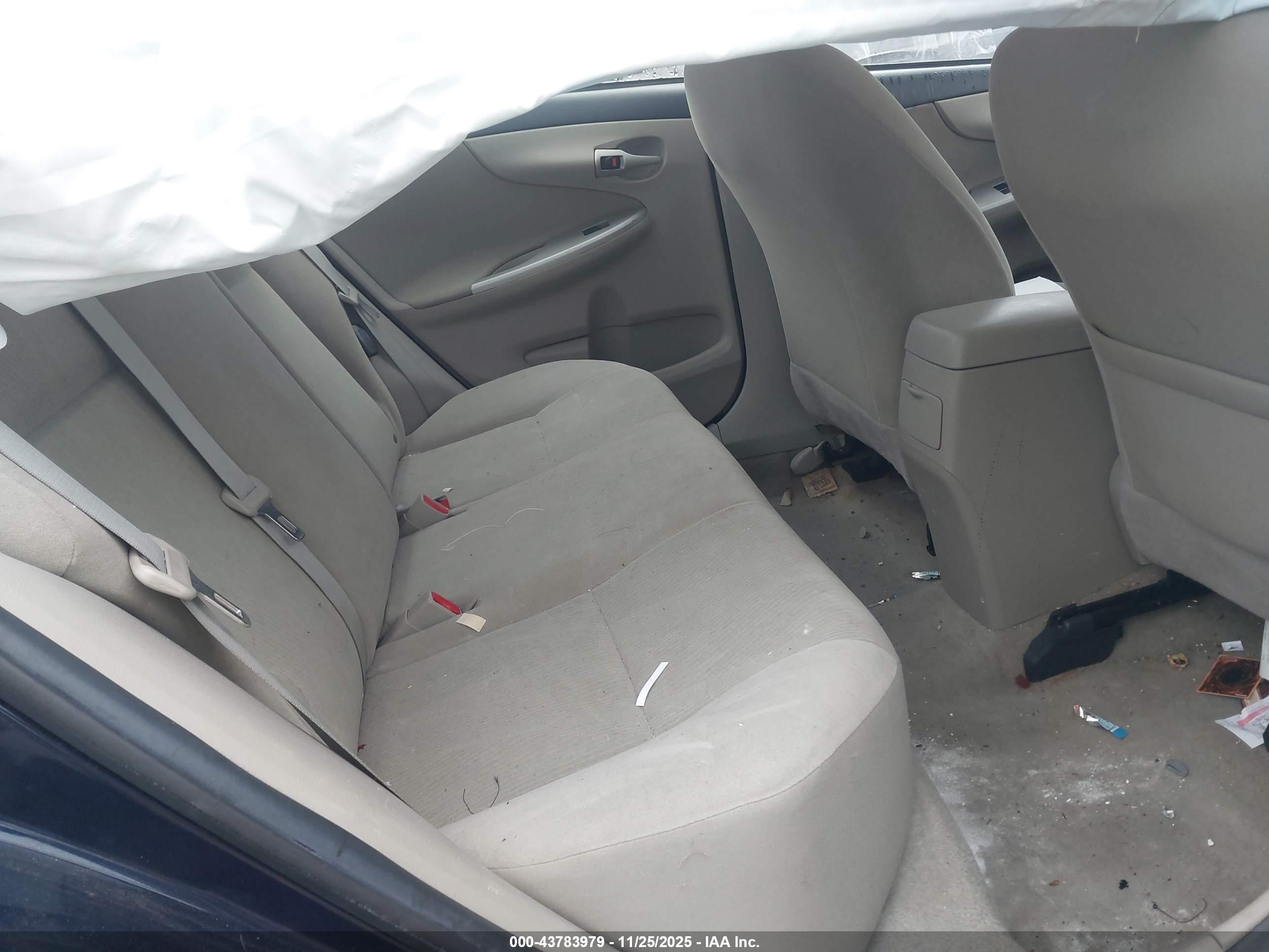 TOYOTA COROLLA image 8