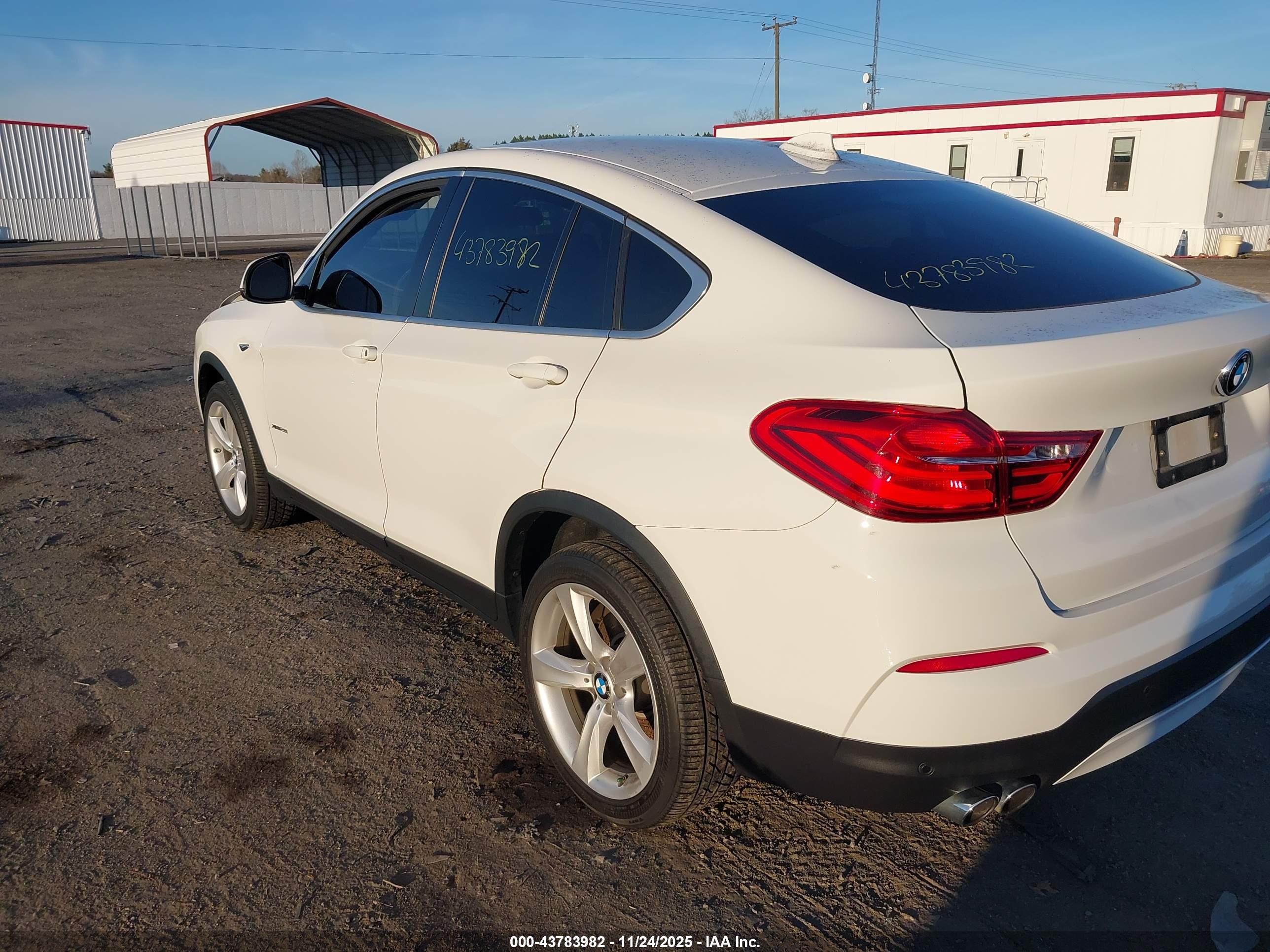 BMW X4 image 3