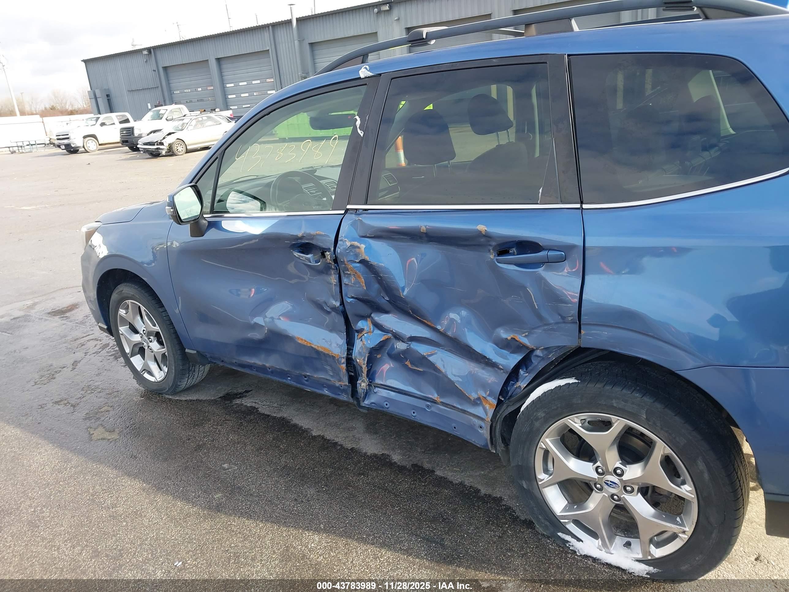 SUBARU FORESTER image 6