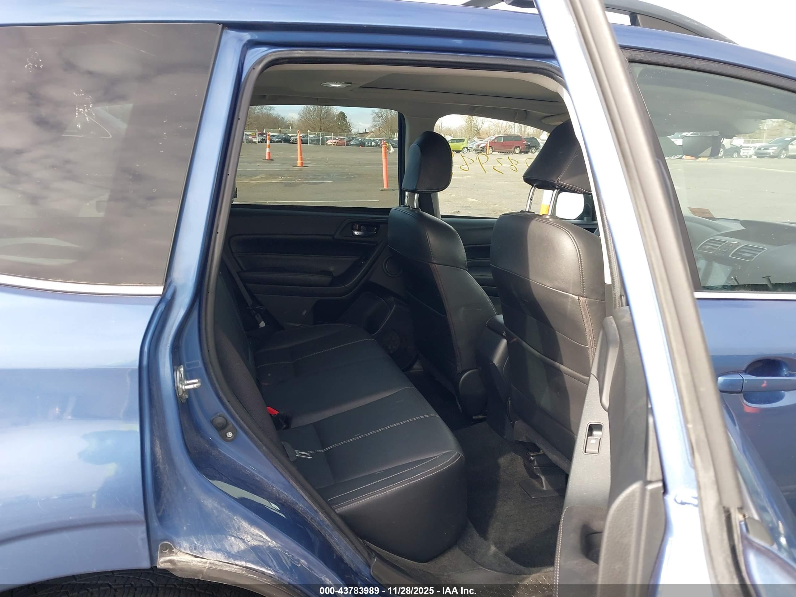 SUBARU FORESTER image 8