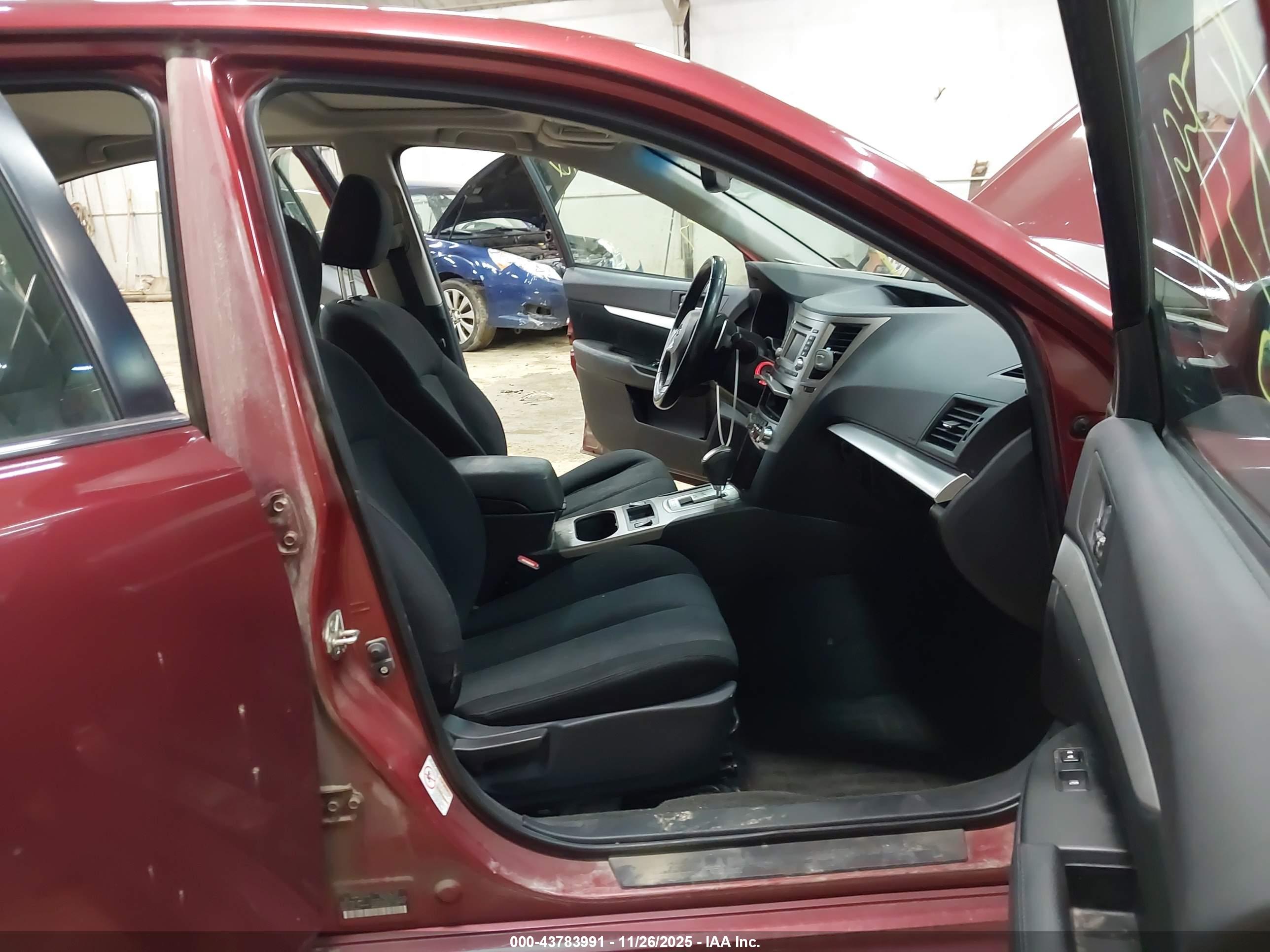 SUBARU LEGACY image 5