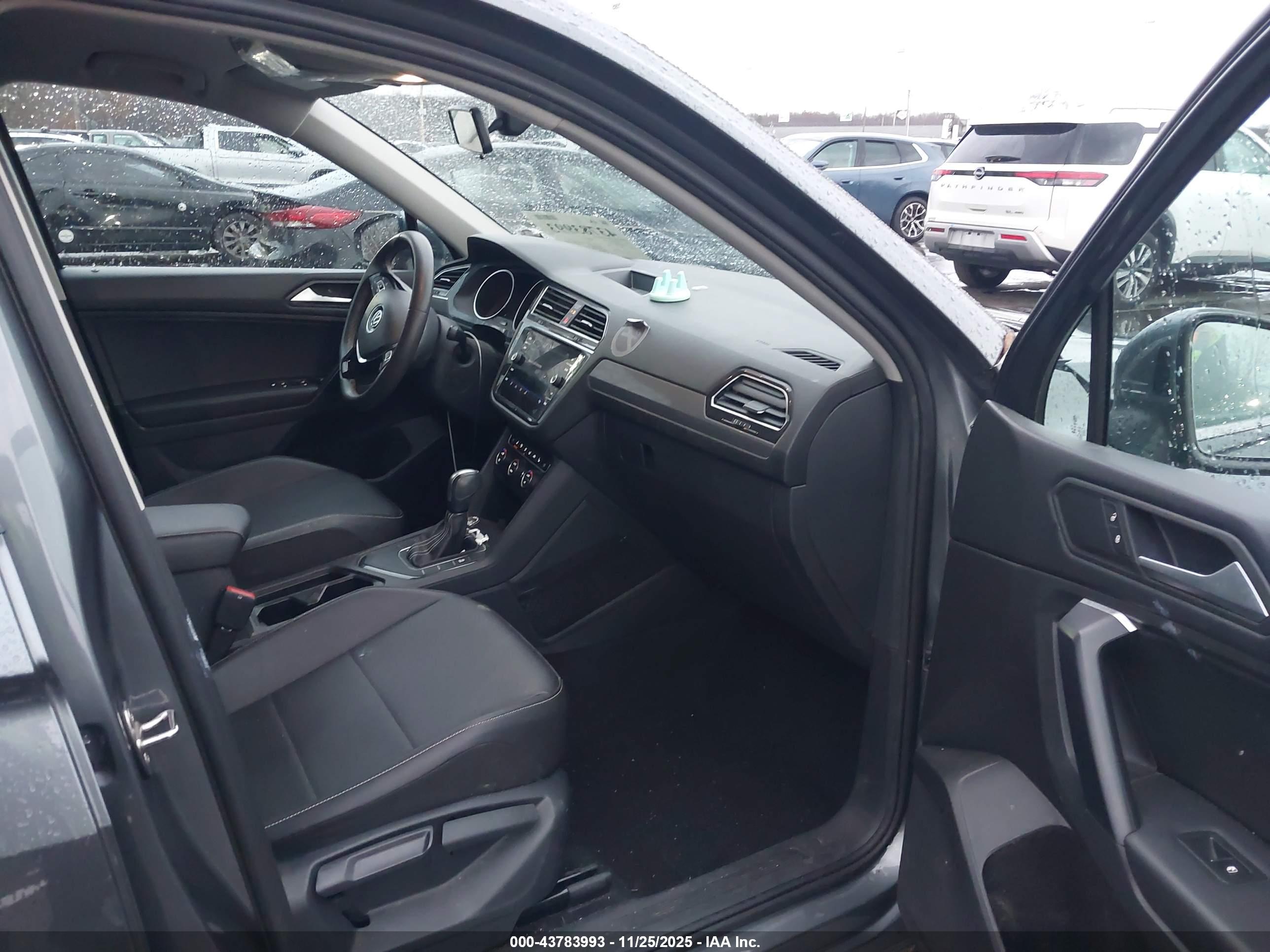 VOLKSWAGEN TIGUAN image 5
