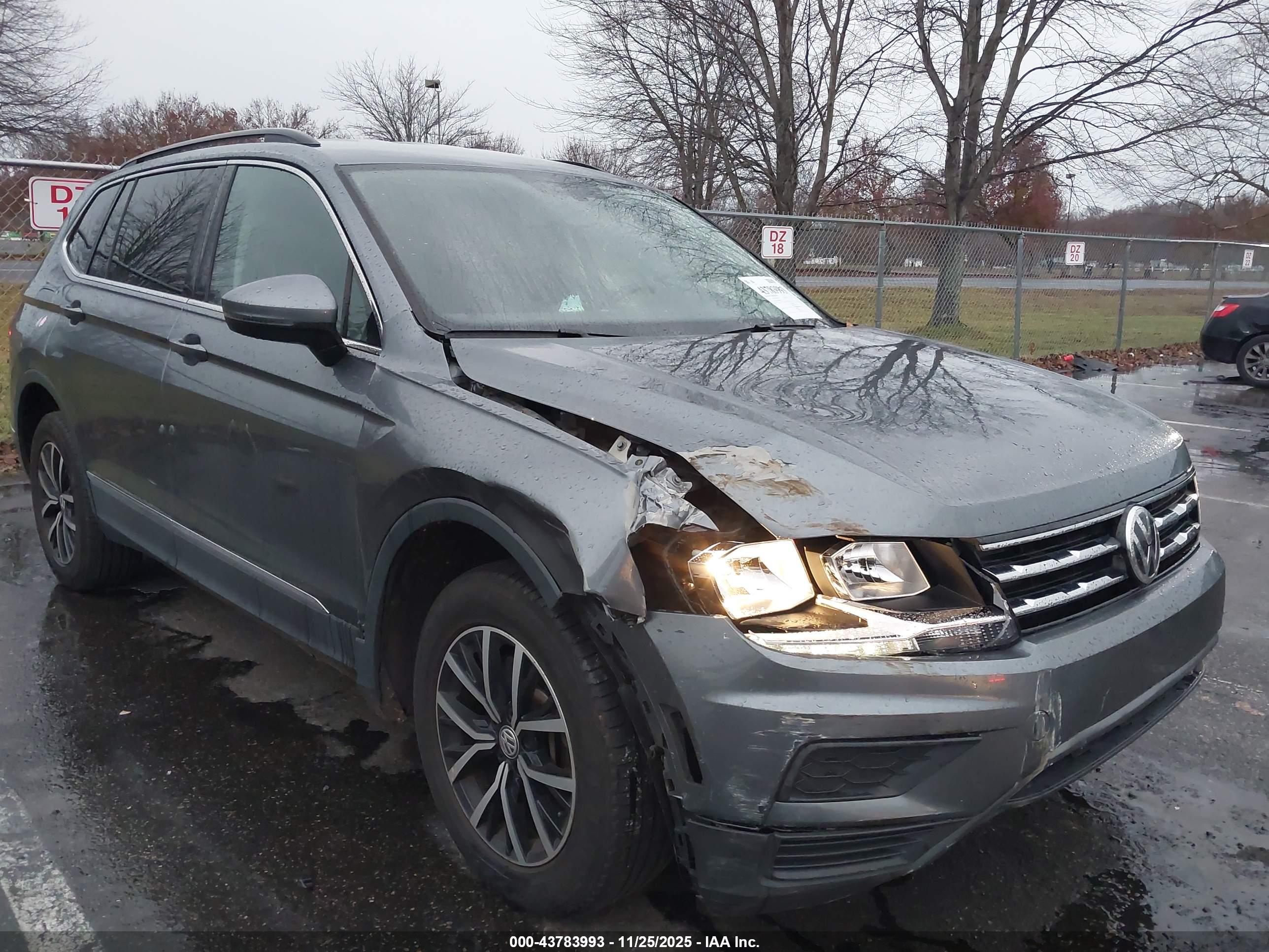 VOLKSWAGEN TIGUAN image 6