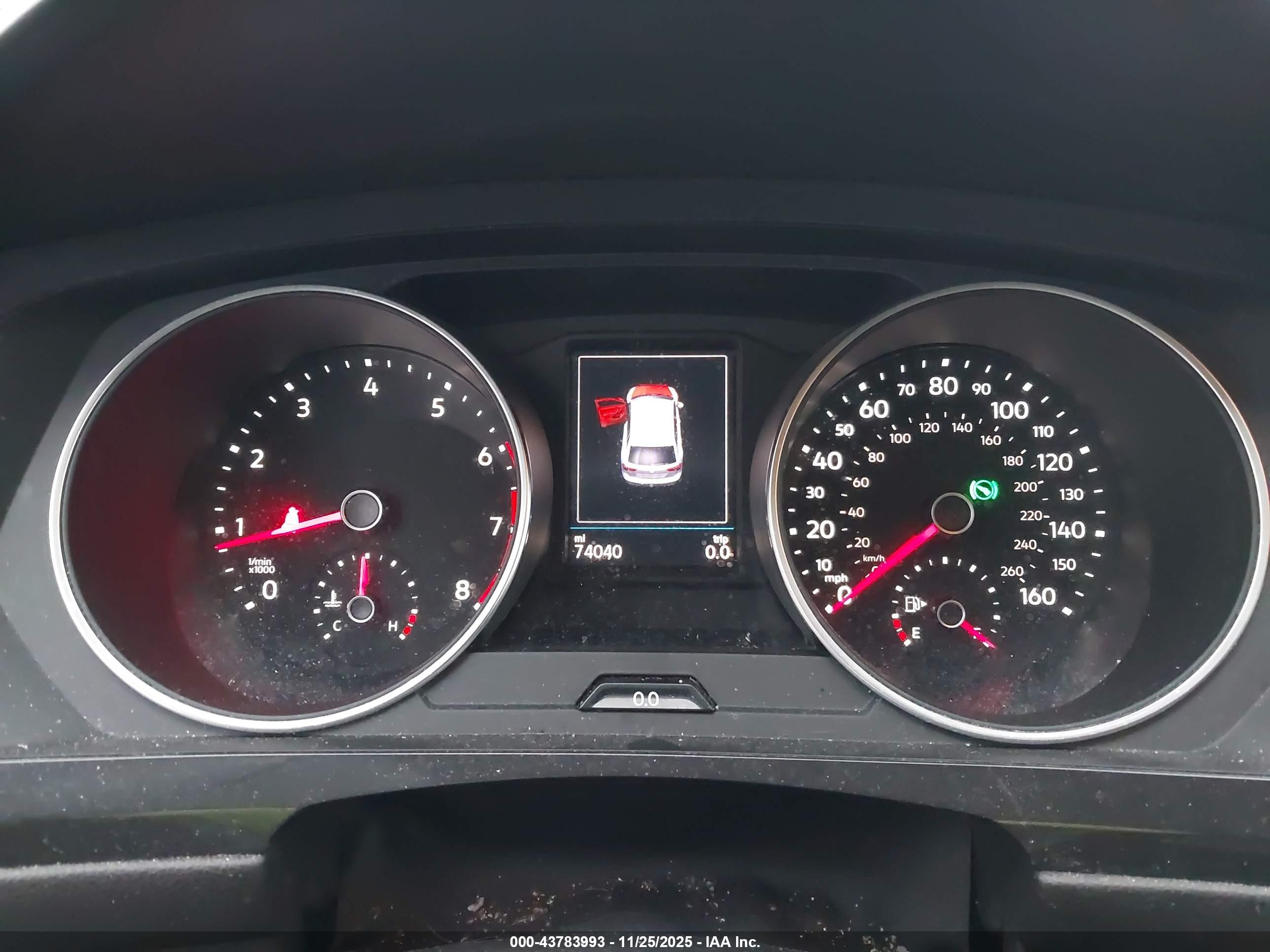 VOLKSWAGEN TIGUAN image 7