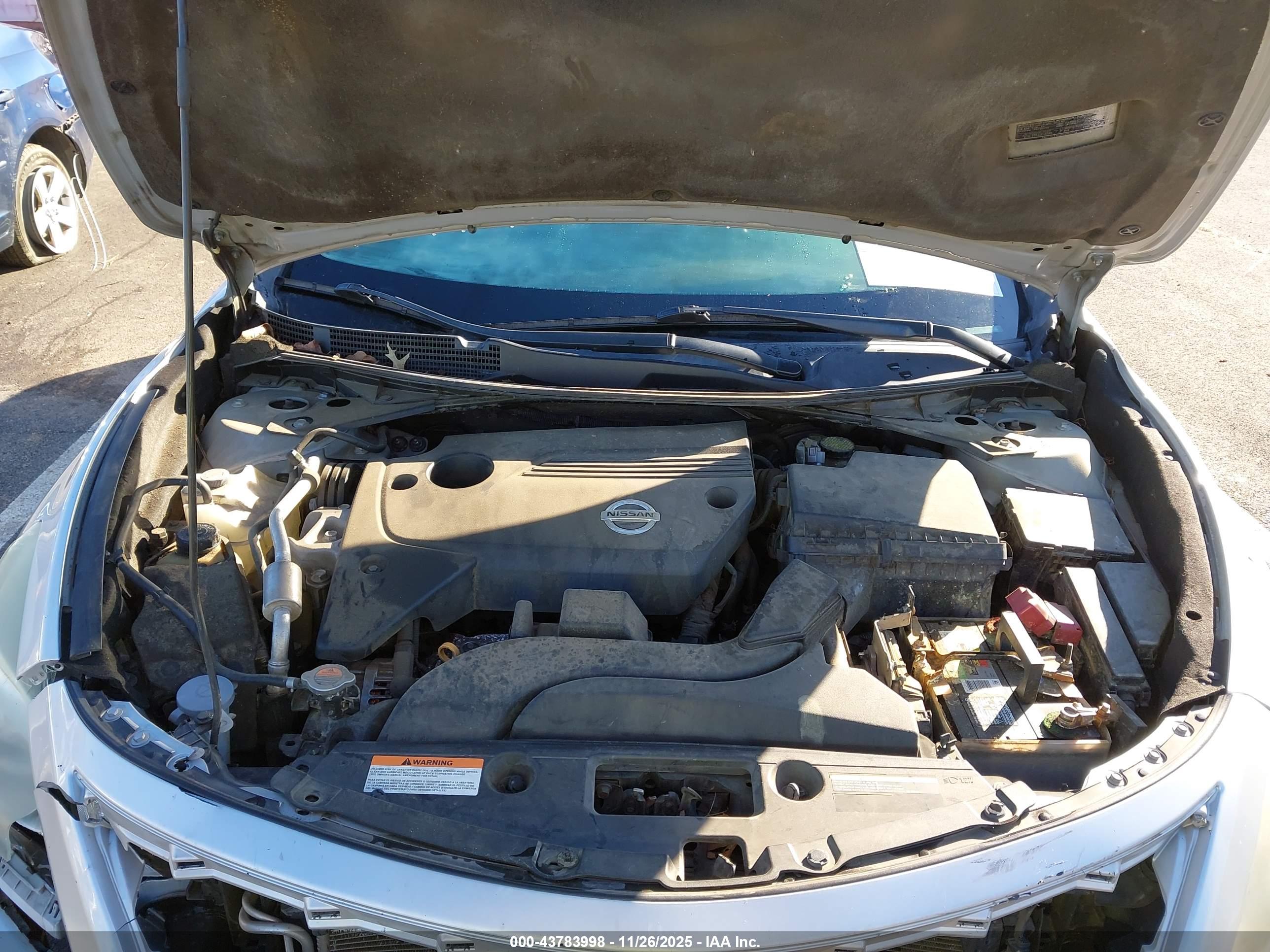 NISSAN ALTIMA image 10