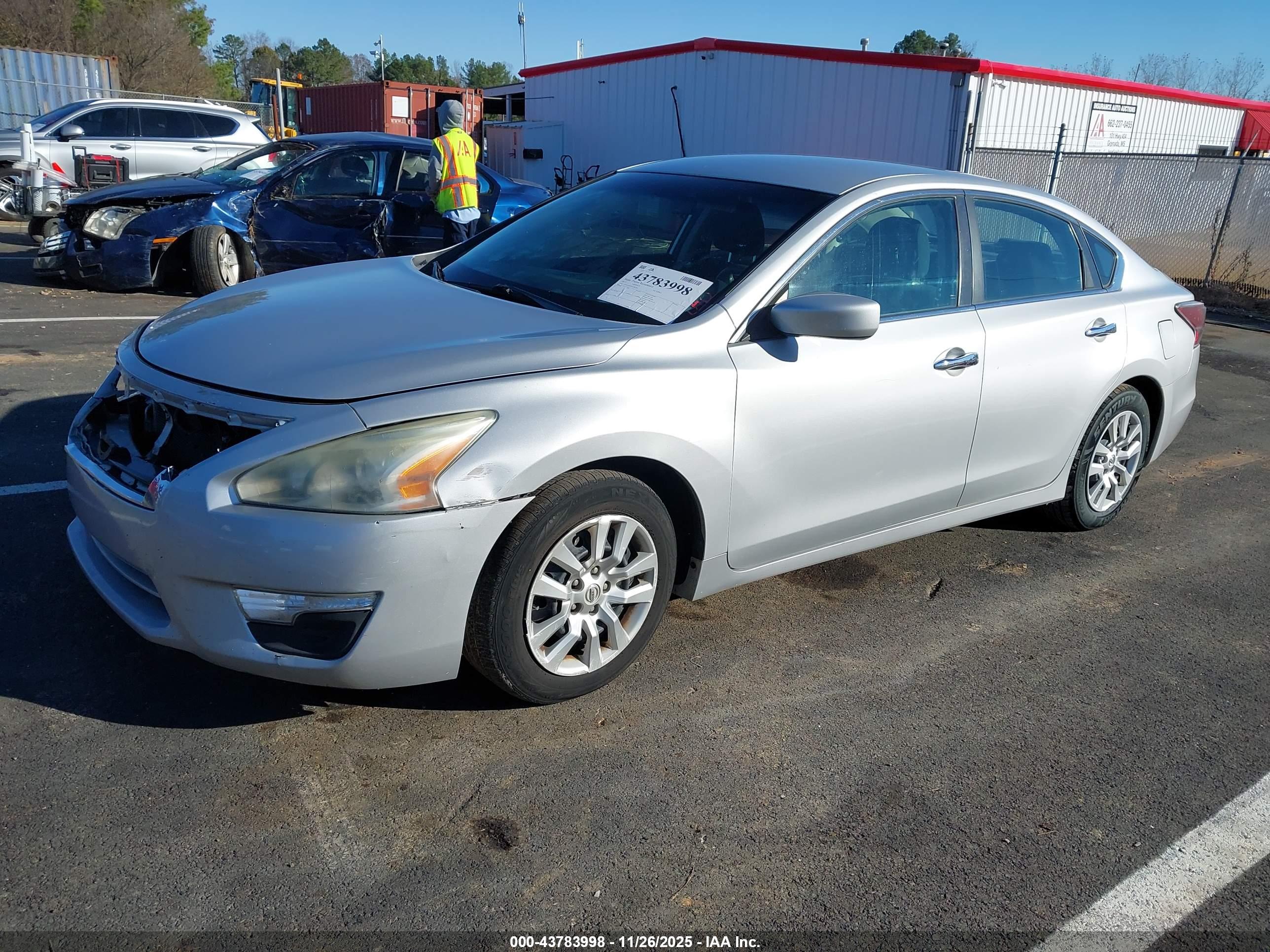 NISSAN ALTIMA image 2