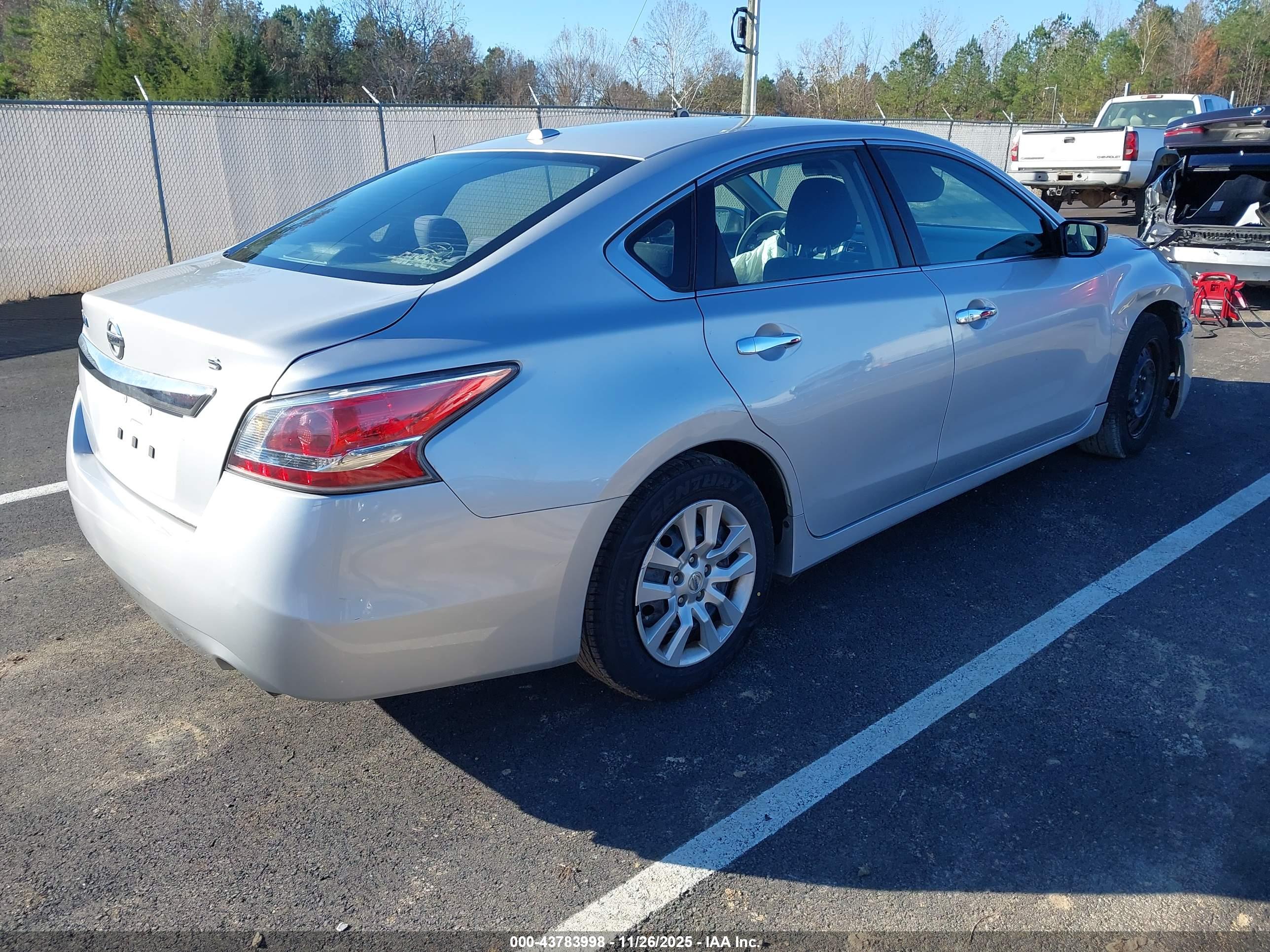 NISSAN ALTIMA image 4