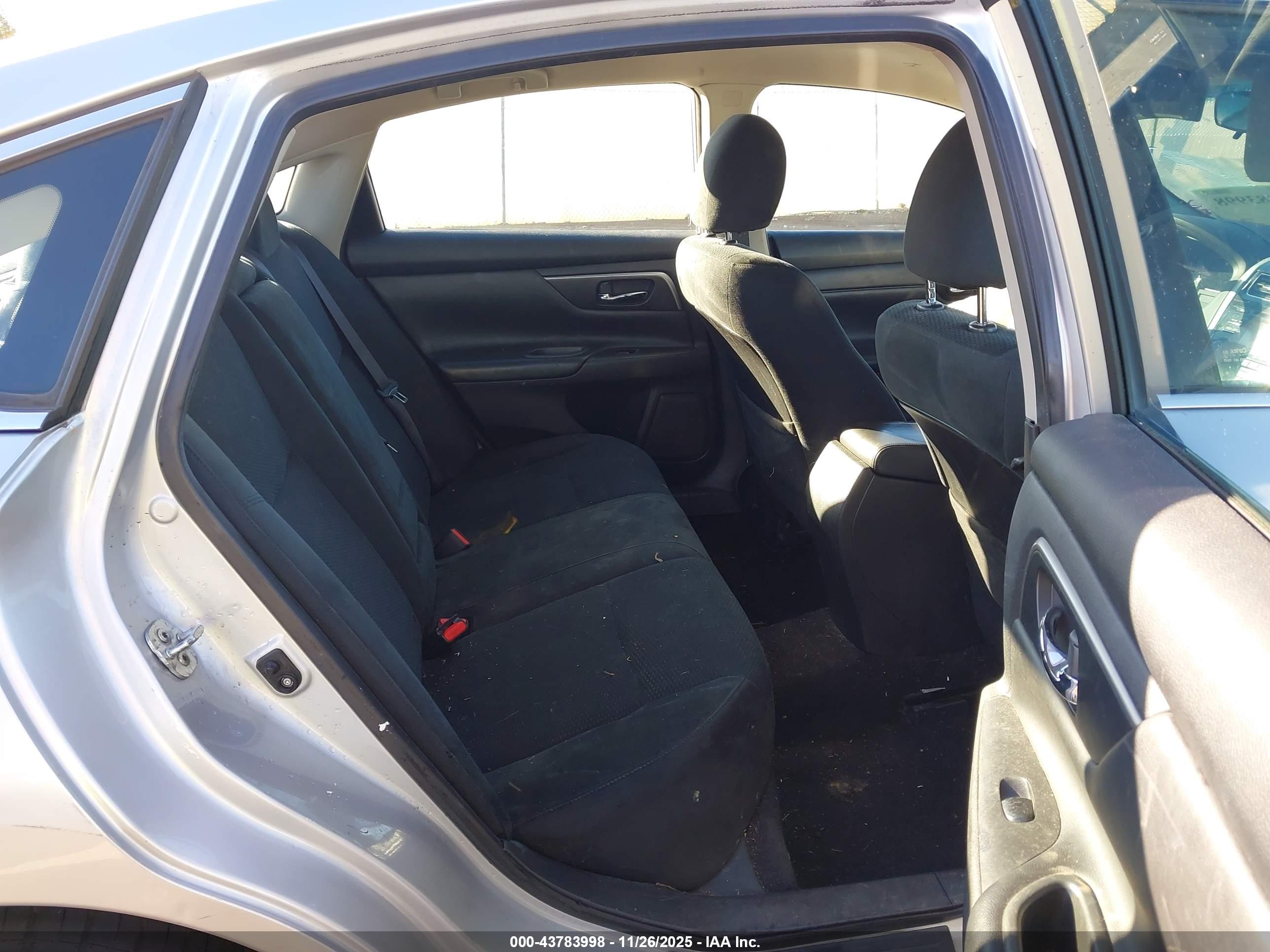 NISSAN ALTIMA image 8