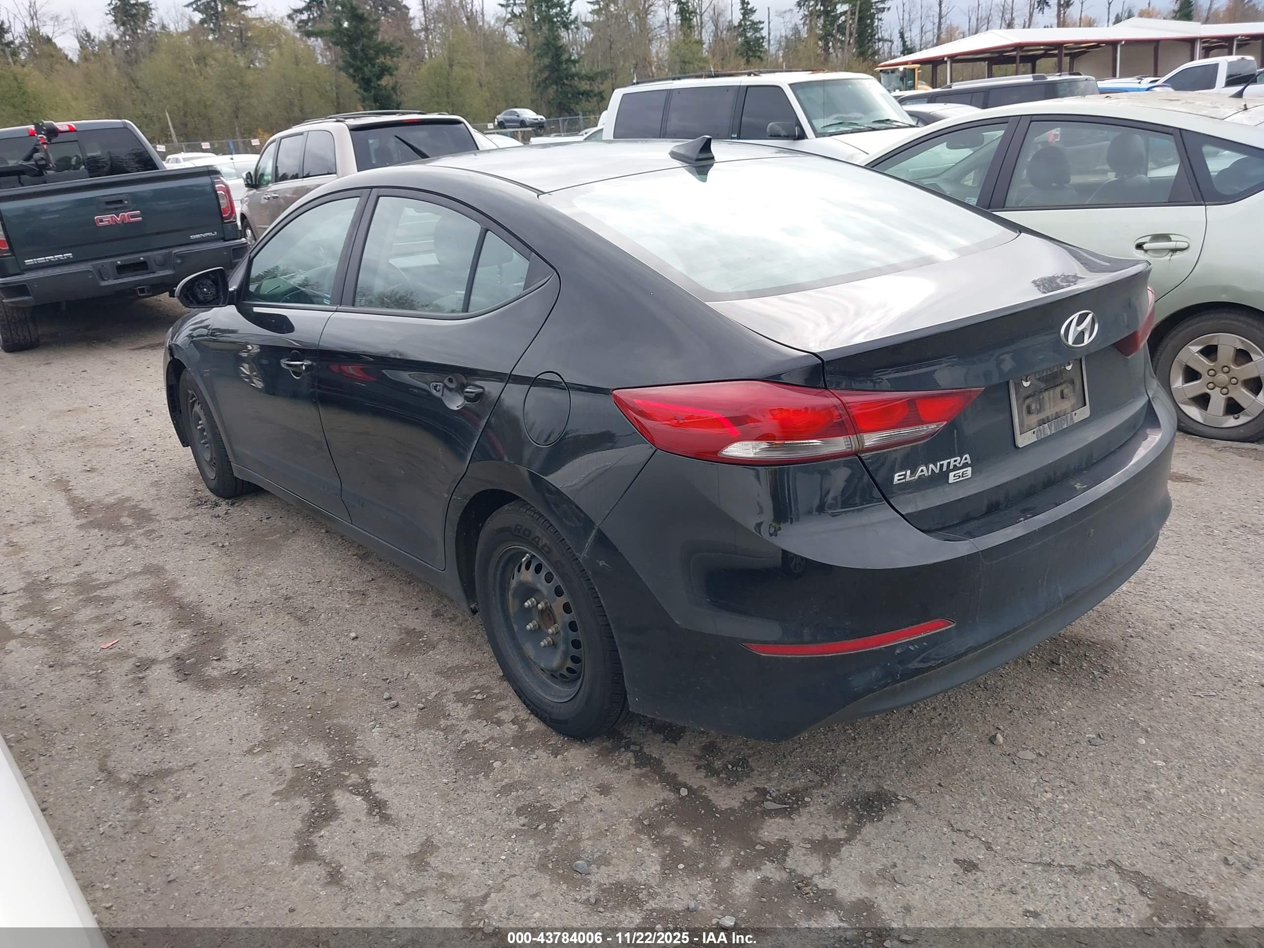 HYUNDAI ELANTRA image 3