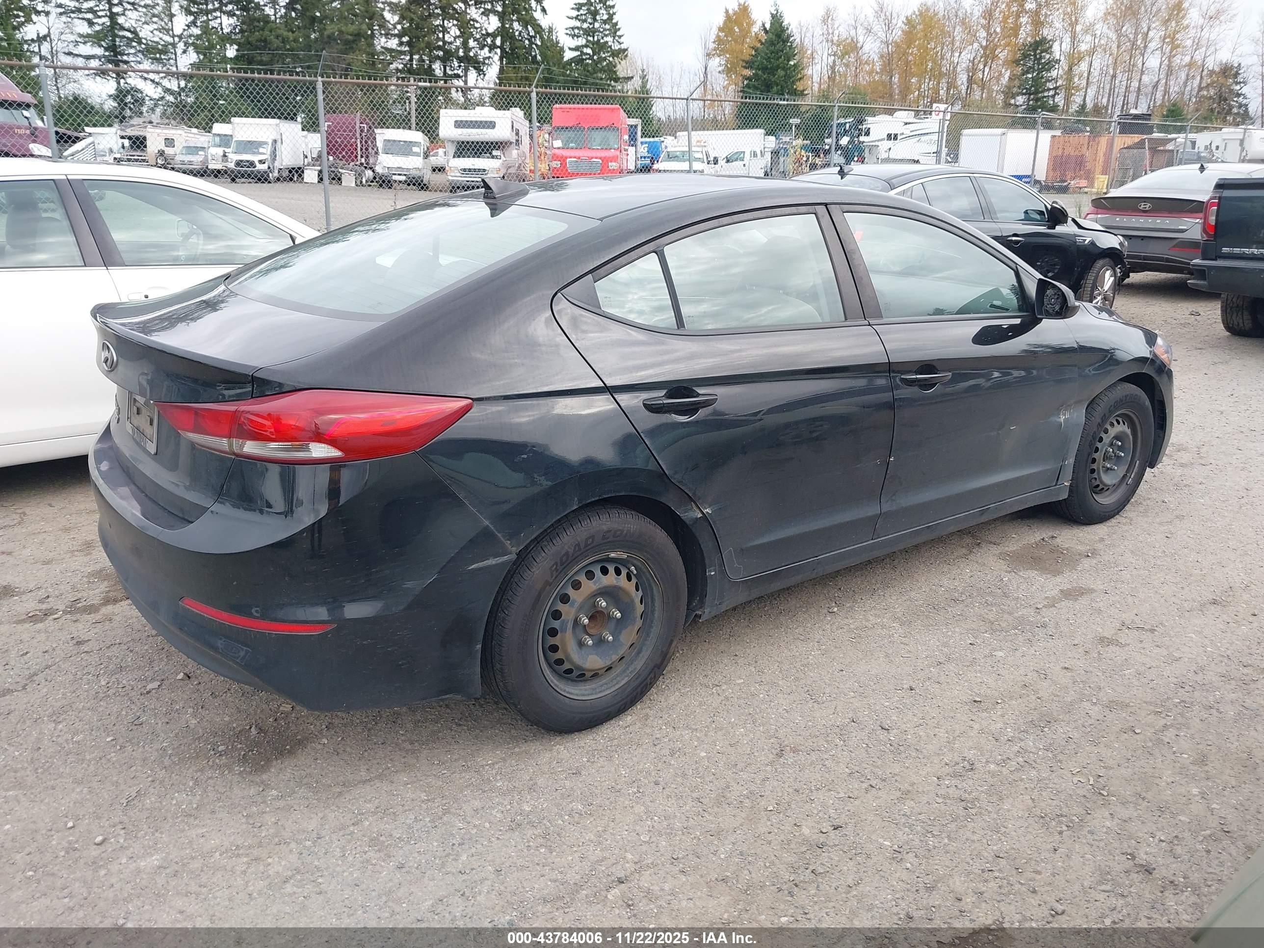 HYUNDAI ELANTRA image 4