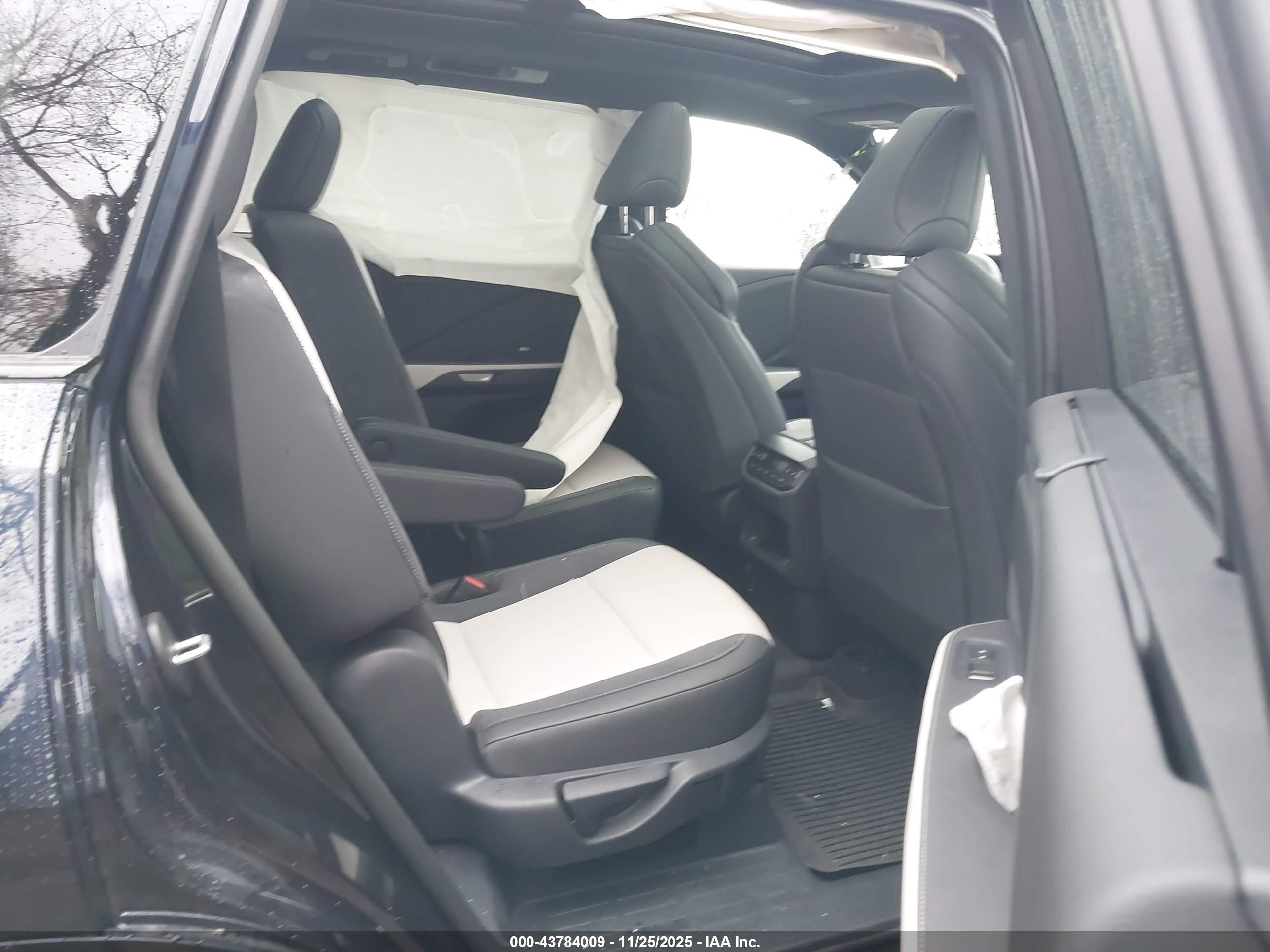 LEXUS TX image 8