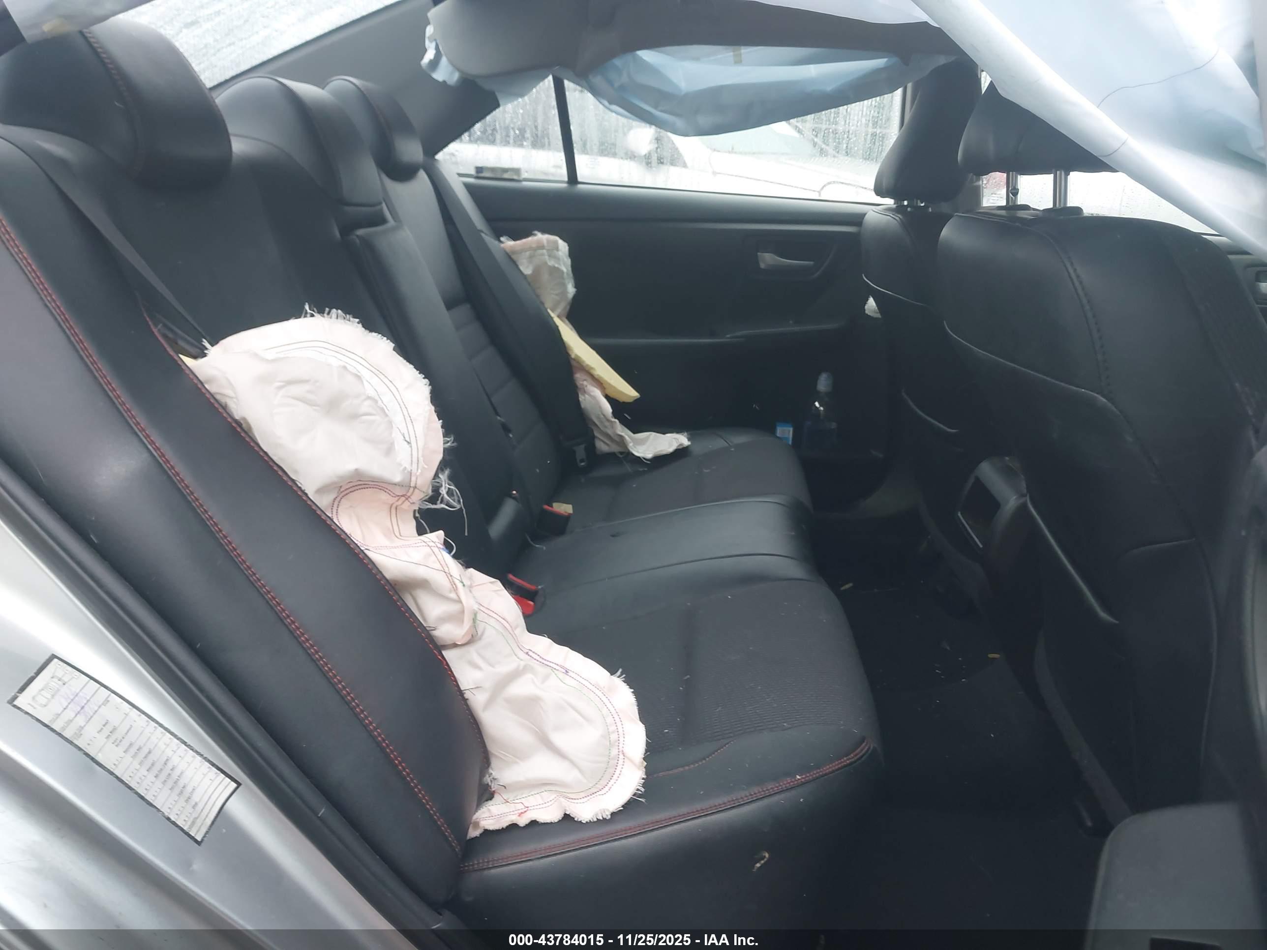 TOYOTA CAMRY image 8