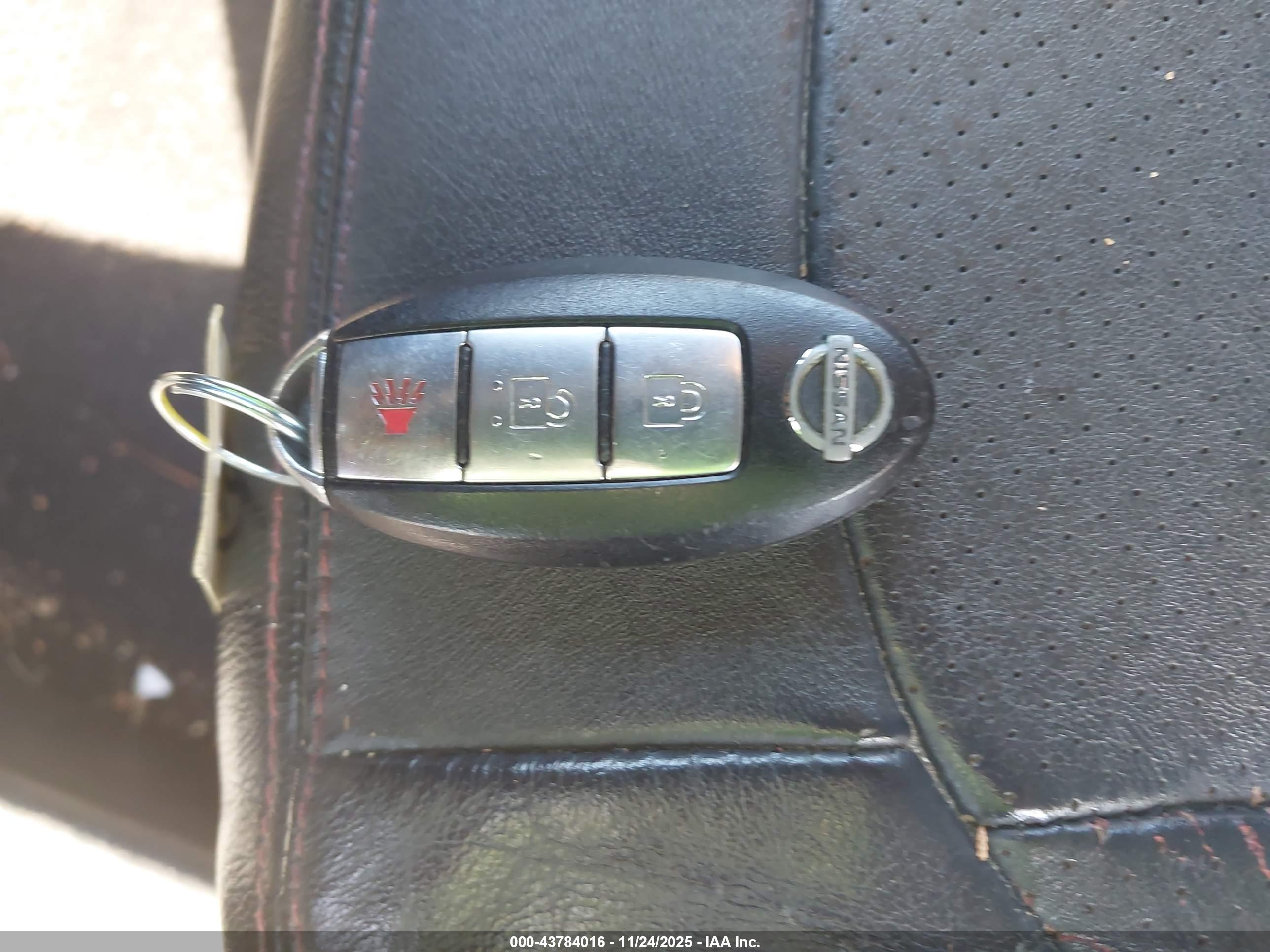 NISSAN ROGUE image 11