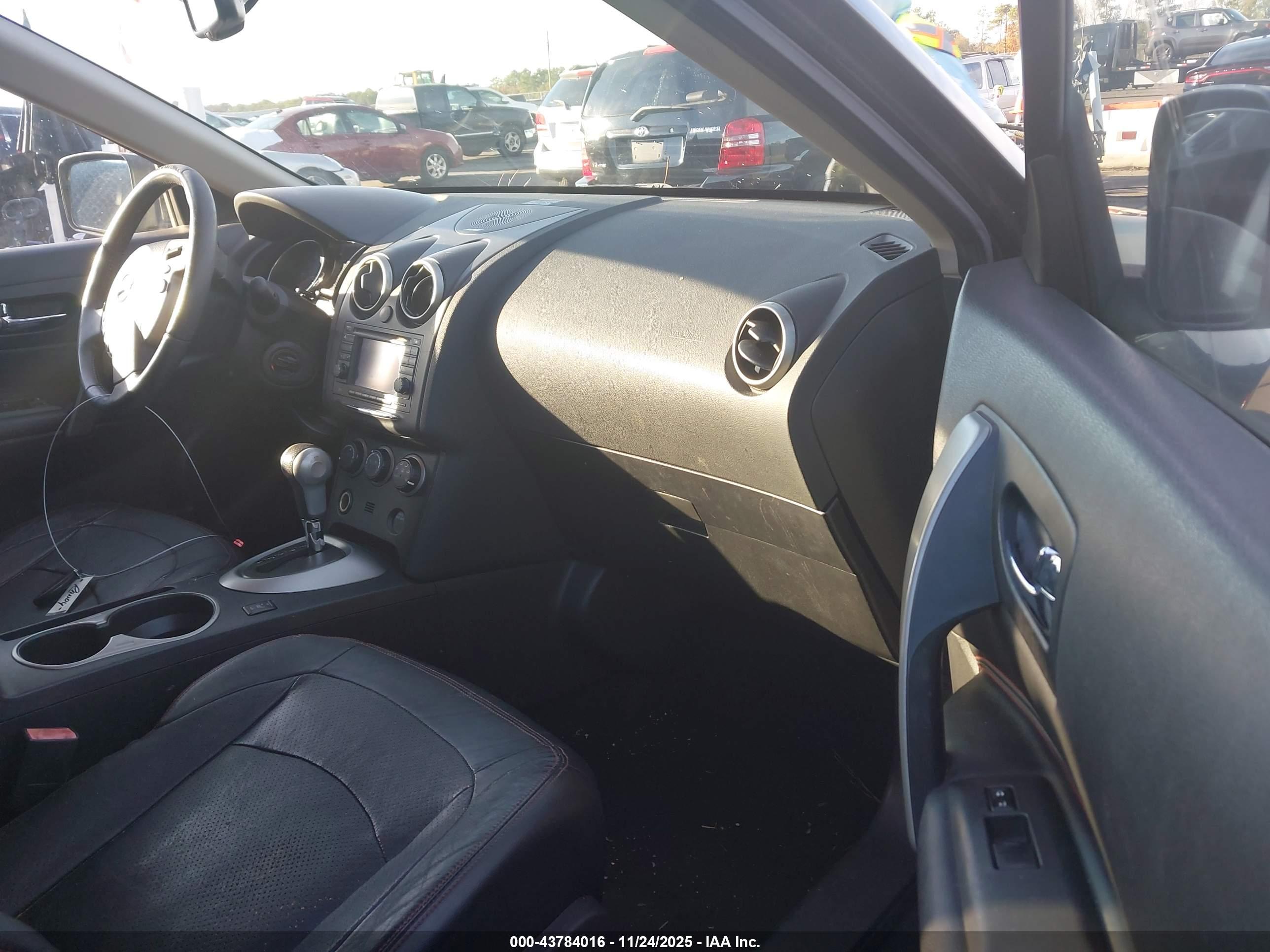 NISSAN ROGUE image 5