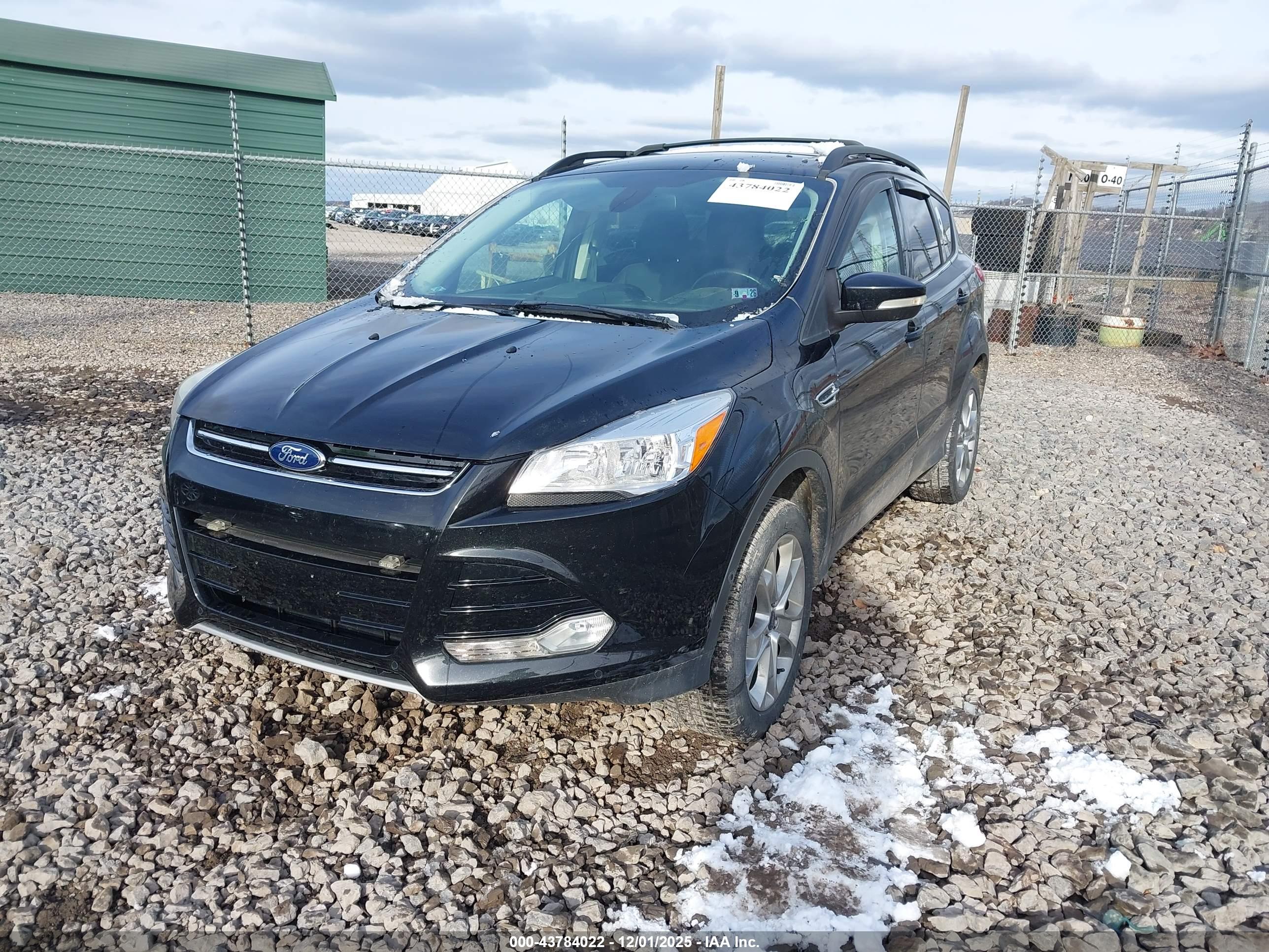 FORD ESCAPE image 2