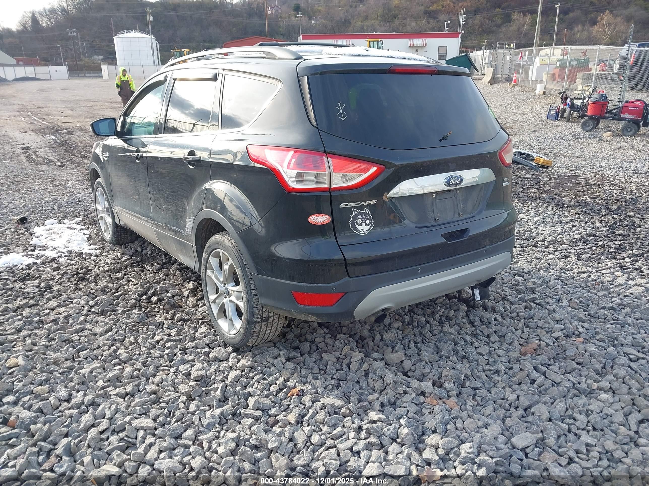 FORD ESCAPE image 3