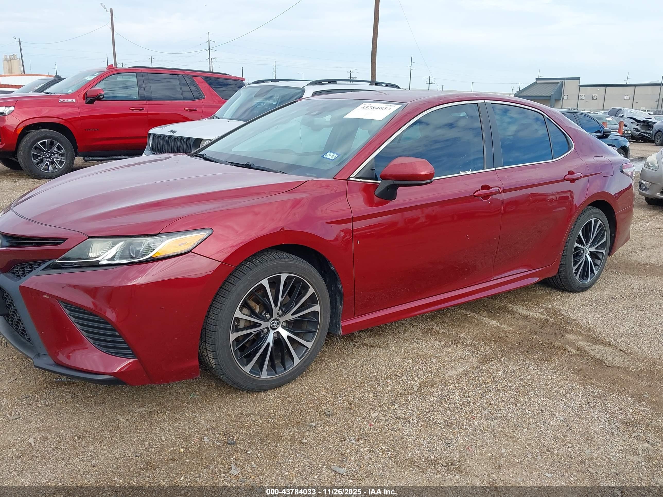 TOYOTA CAMRY image 2