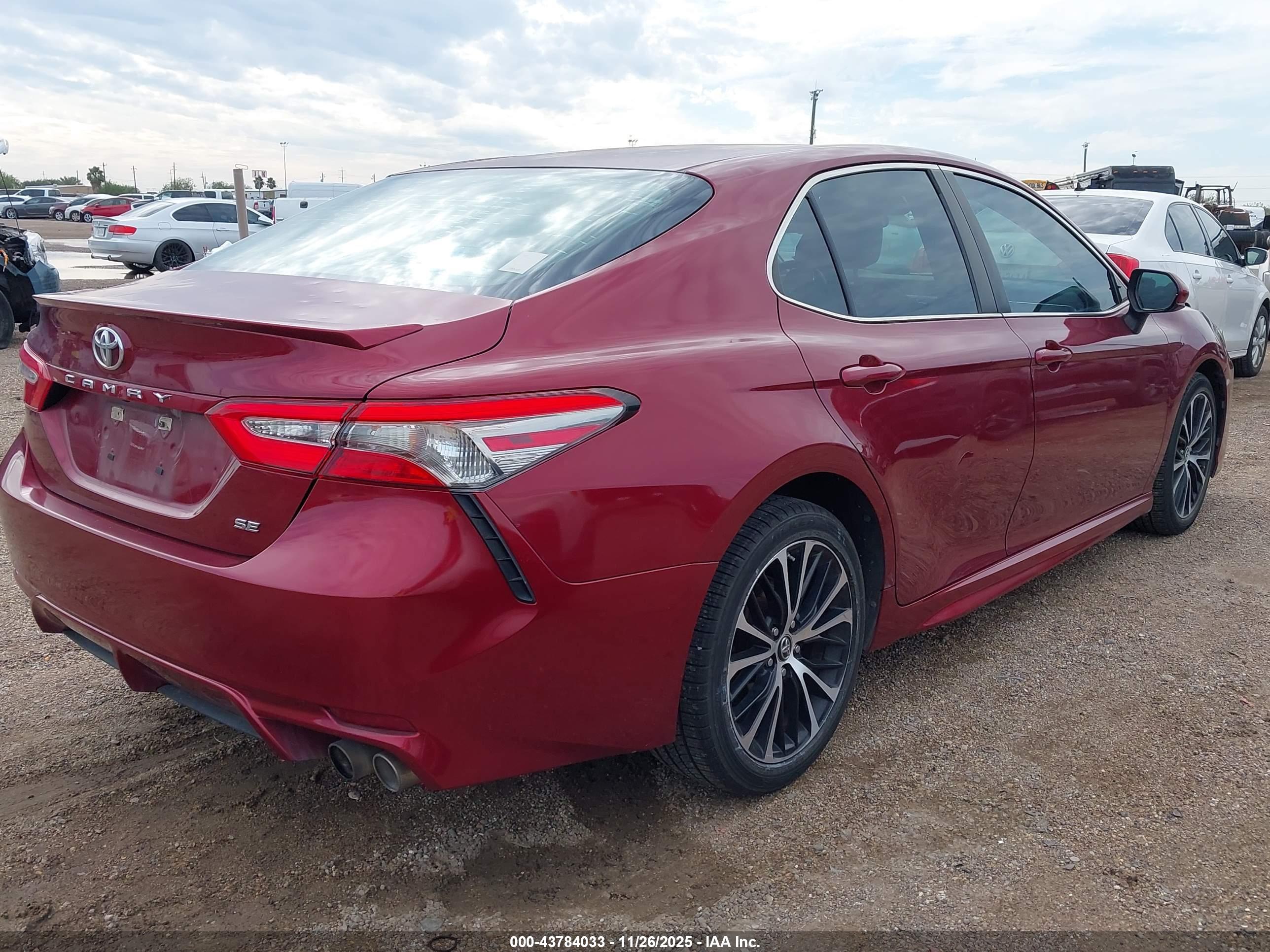TOYOTA CAMRY image 4