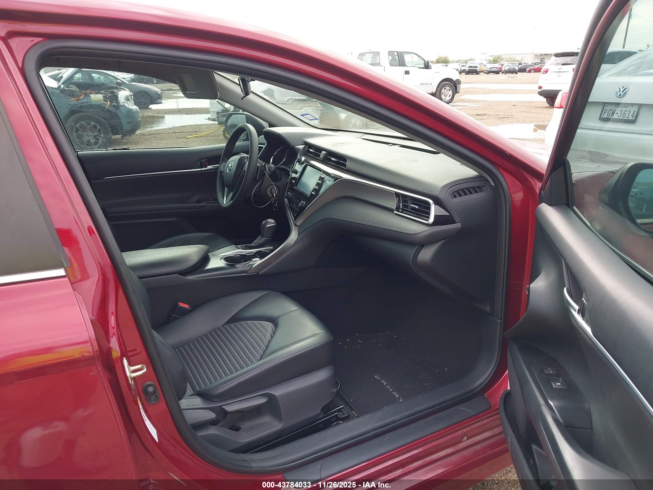 TOYOTA CAMRY image 5