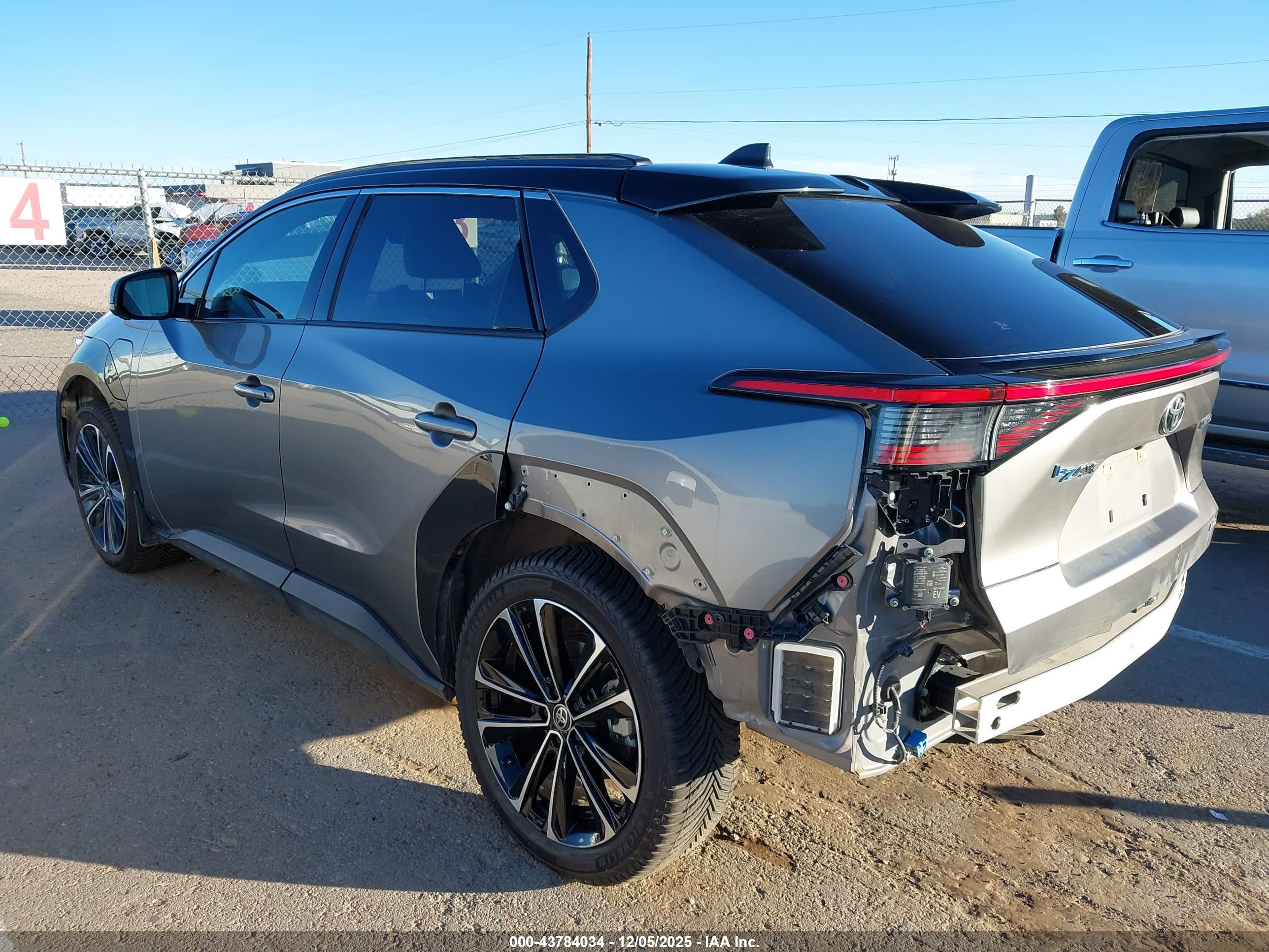 TOYOTA BZ4X image 3