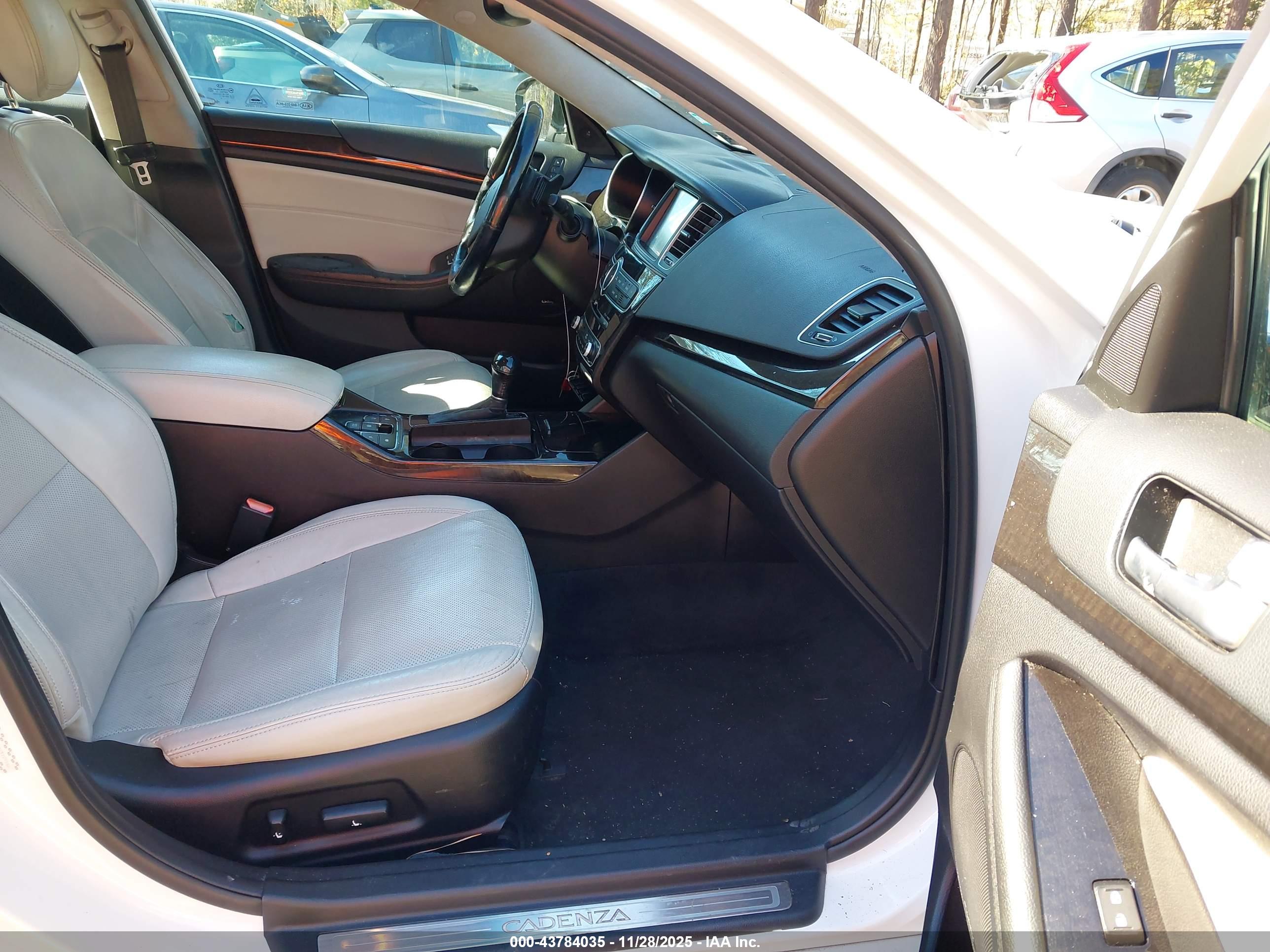 KIA CADENZA image 5