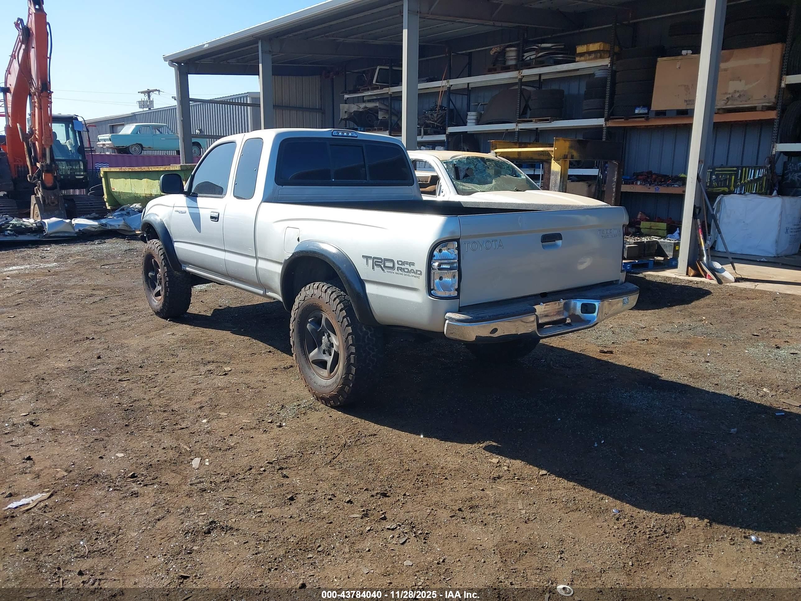 TOYOTA TACOMA image 3